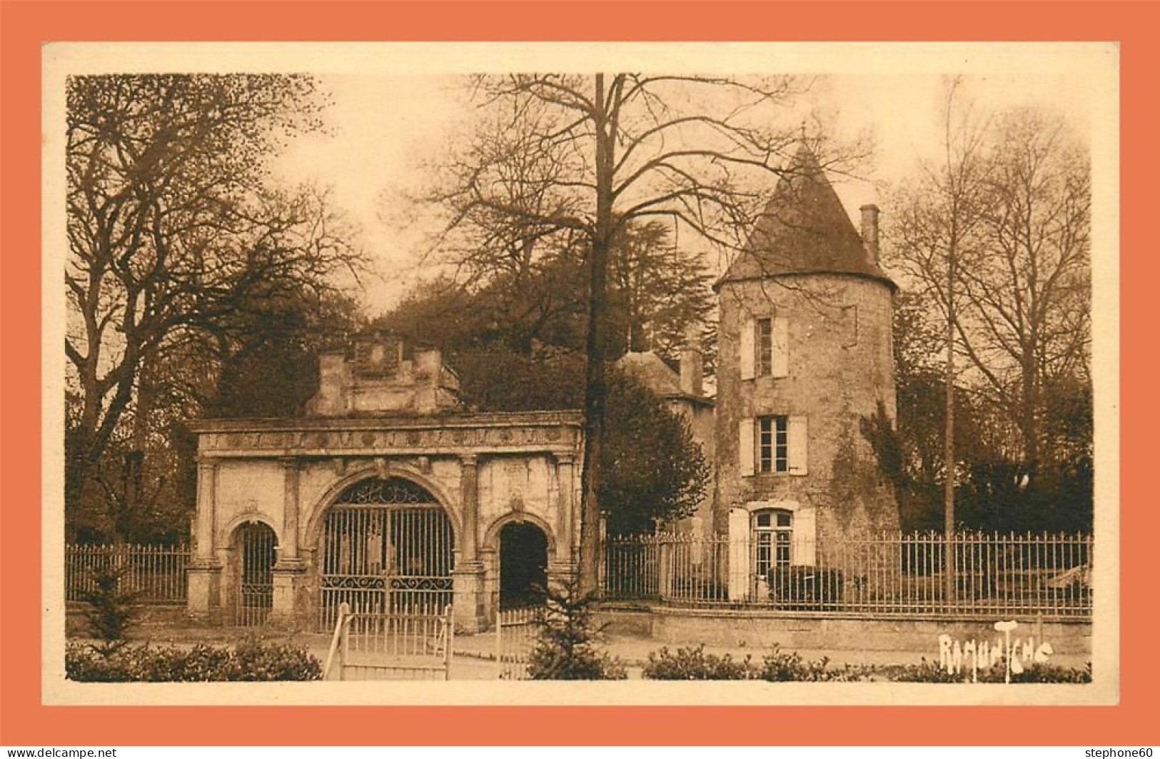 A723 / 033 17 - SURGERES Chateau ( Ramuntcho ) - Surgères