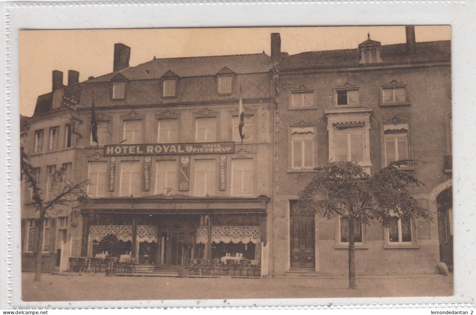 Hotel Royal. 9 Place De Meuse. Dinant. * - Dinant