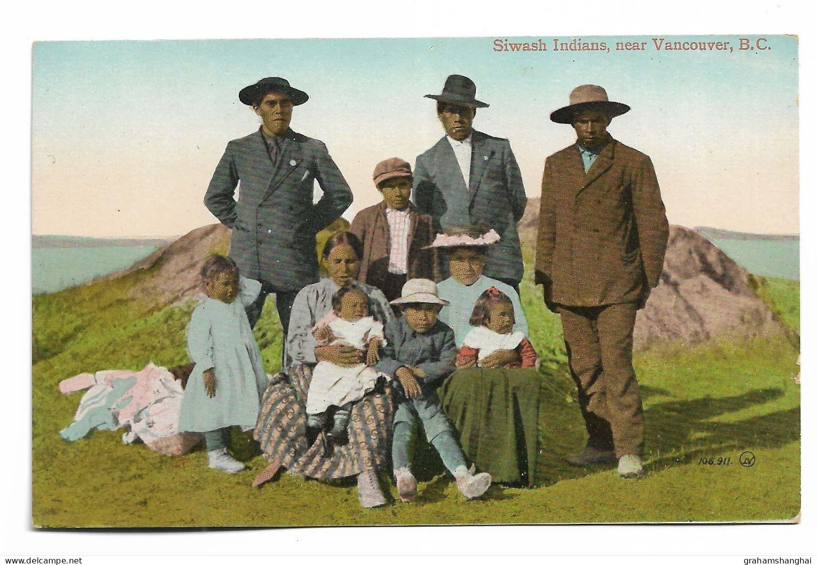 Postcard Canada Group Of Siwash Indians Men Women Children Native Canadians Near Vancouver British Columbia - América