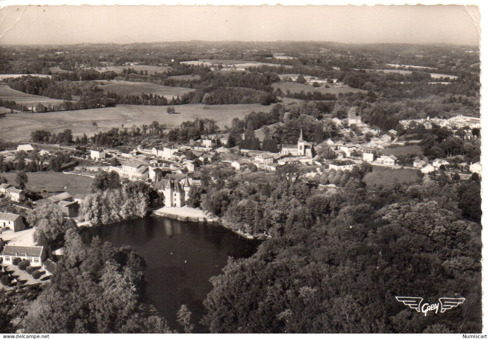 Nieul Vue Aérienne Château Village - Nieul