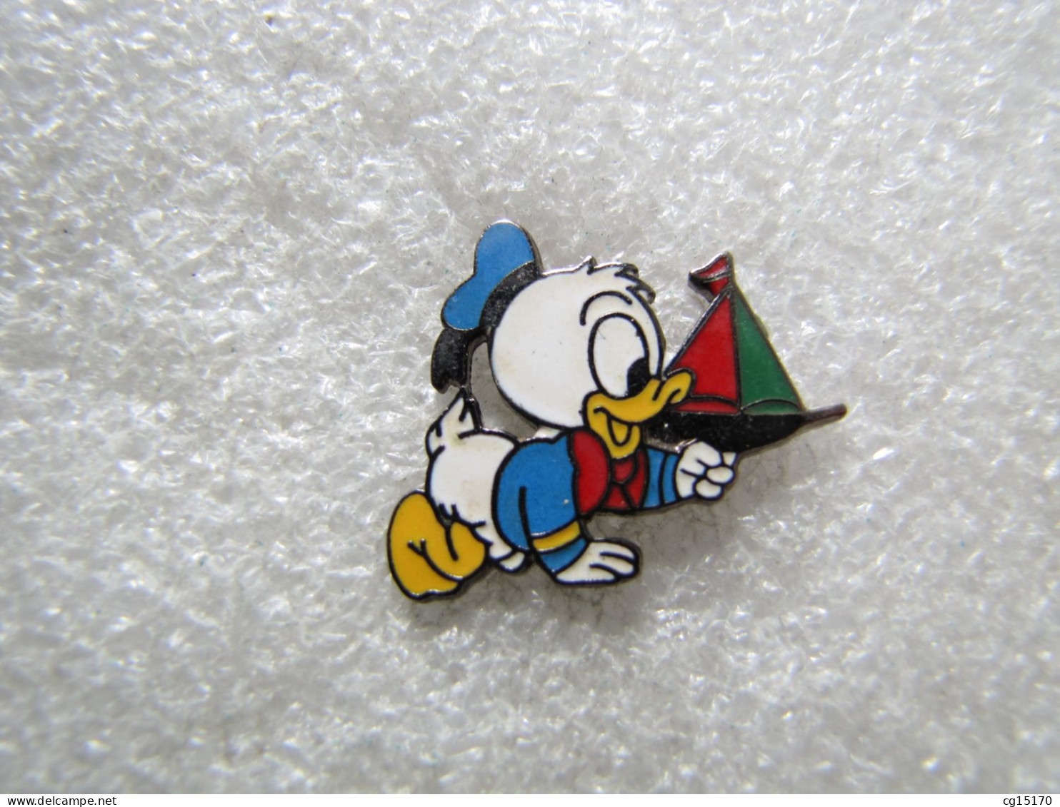 PIN'S    DISNEY   BEBE DONALD      Email Grand Feu  BATEAU - Disney