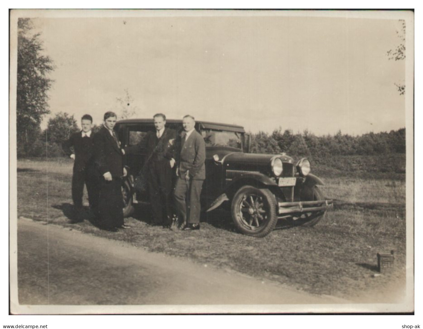 Y28406/ Oldtimer , Junge Männer Foto Ca. 1930  11,5 X 8,5 Cm - Cars