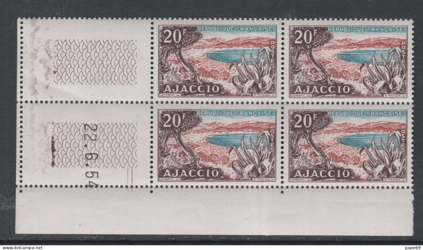 France N° 981 XX Baie D'Ajaccio  En Bloc De 4 Coin Daté Du  25 . 6. 54 ; 2 Traits Sans Charnière, Traces Recto, TB - 1950-1959