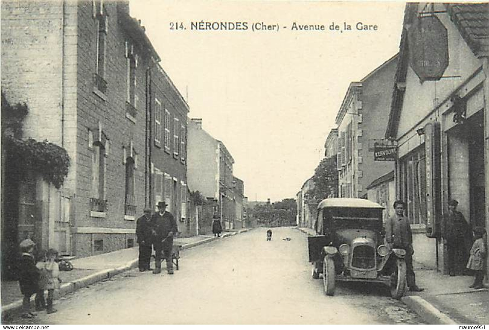 18 NERONDES - Avenue De La Gare - Nérondes