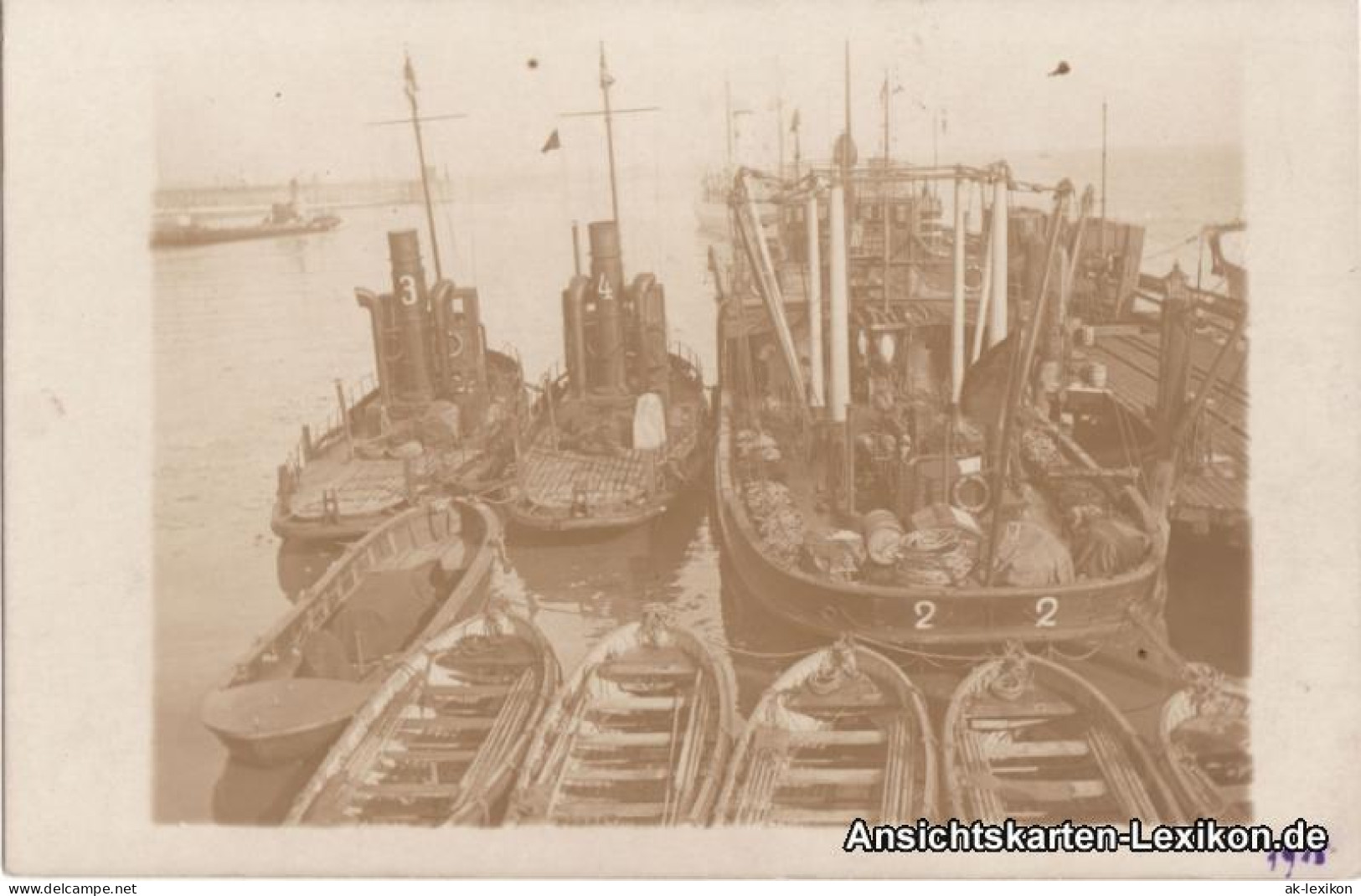 Ansichtskarte  Dampfer Mit Anlegestelle - Privatfoto 1915 - Zu Identifizieren