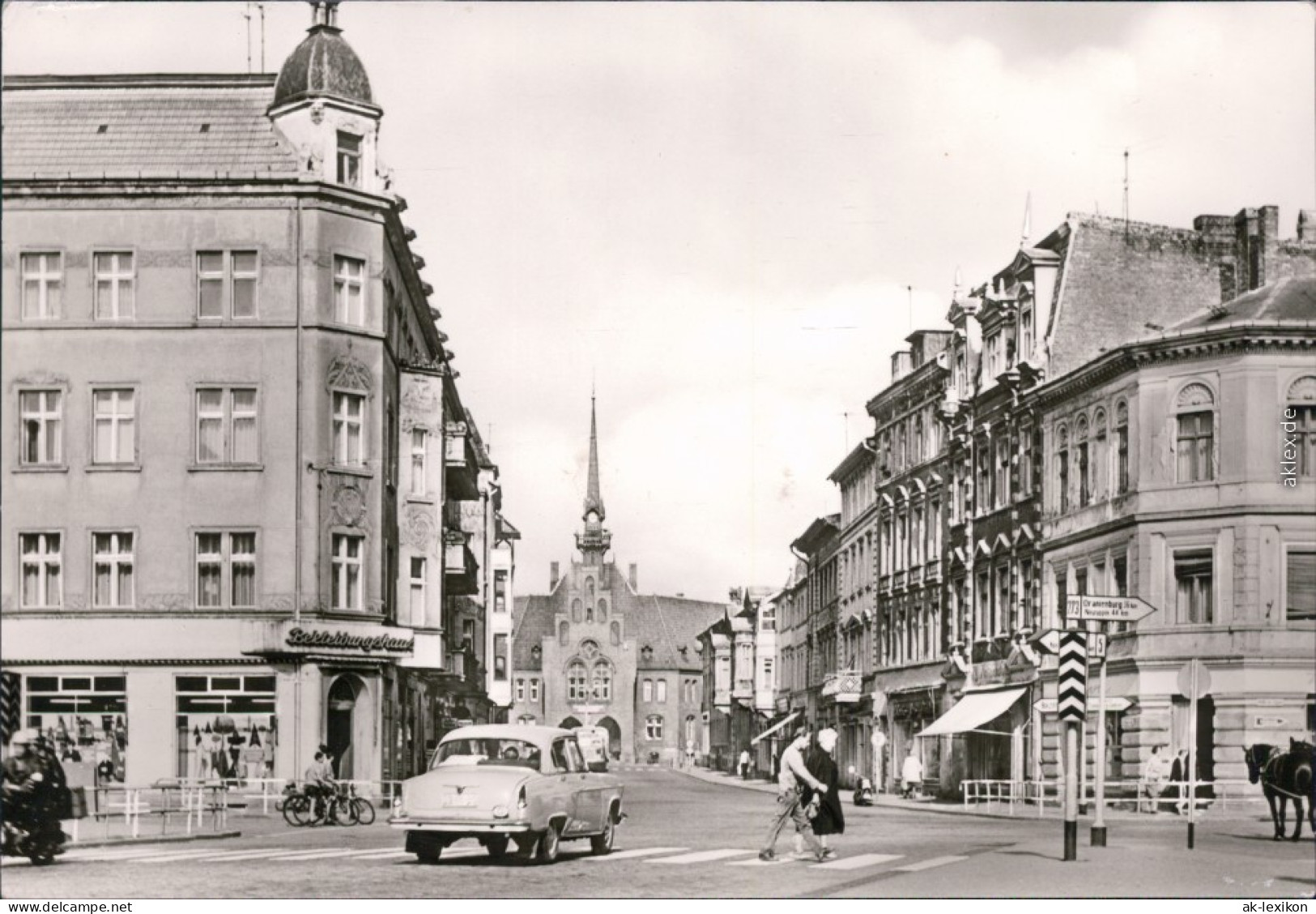 Nauen Blick Auf Die Berliner Straße Mit Verkehr 1980/1977 - Nauen