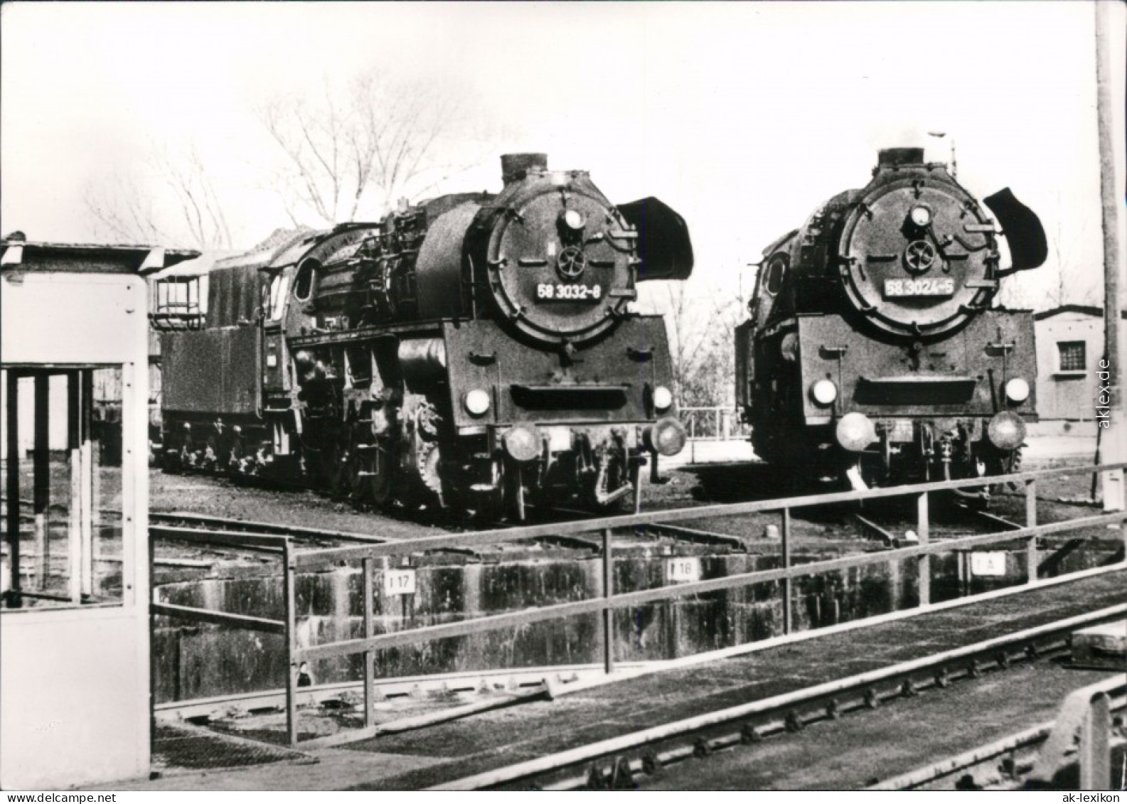 Glauchau Dampflokomotiven Im  58.30 Auf Dem Drehkranz 1980 - Glauchau