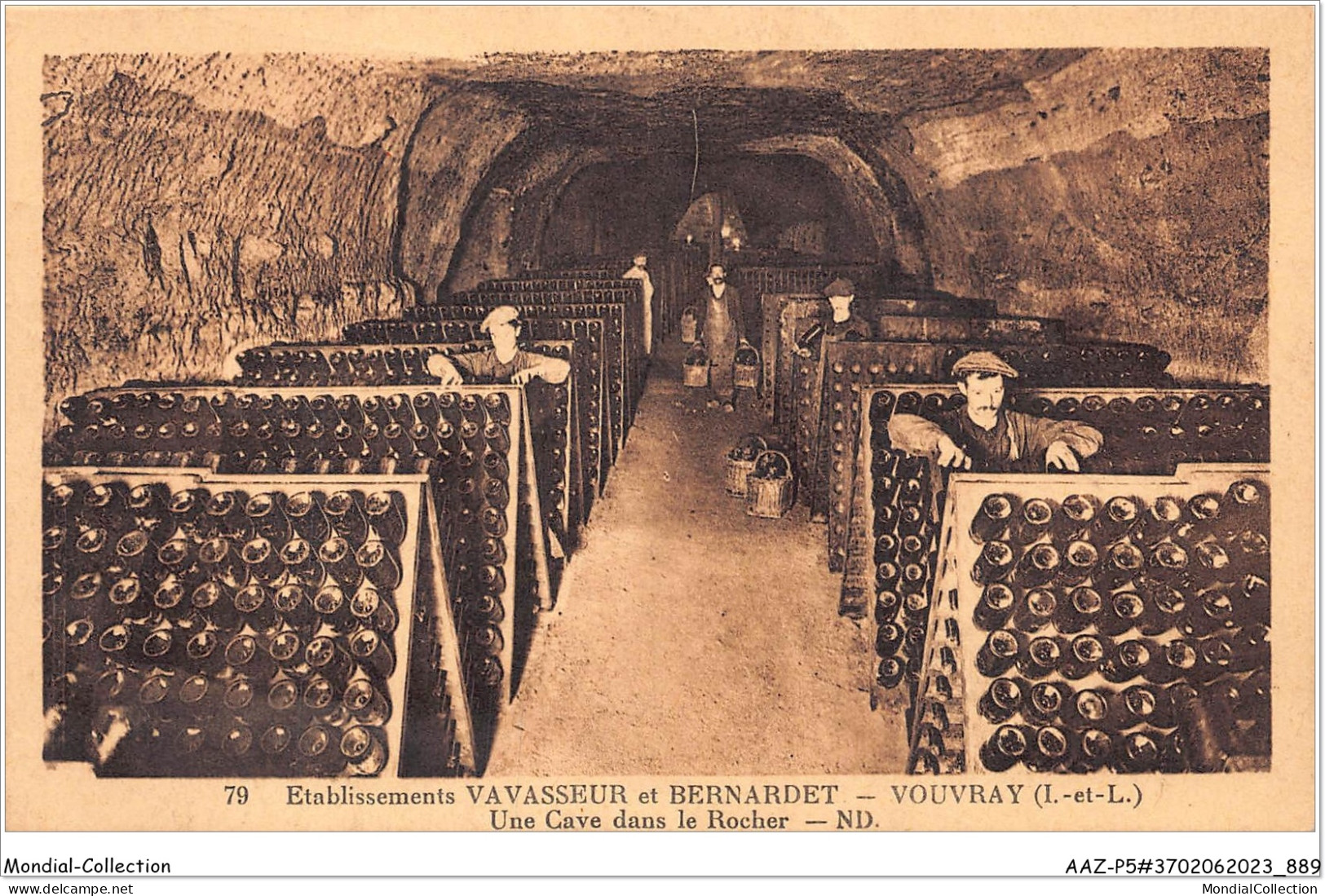 AAZP5-37-0445 - VOUVRAY - Une Cave Dans Le Rocher - Vouvray