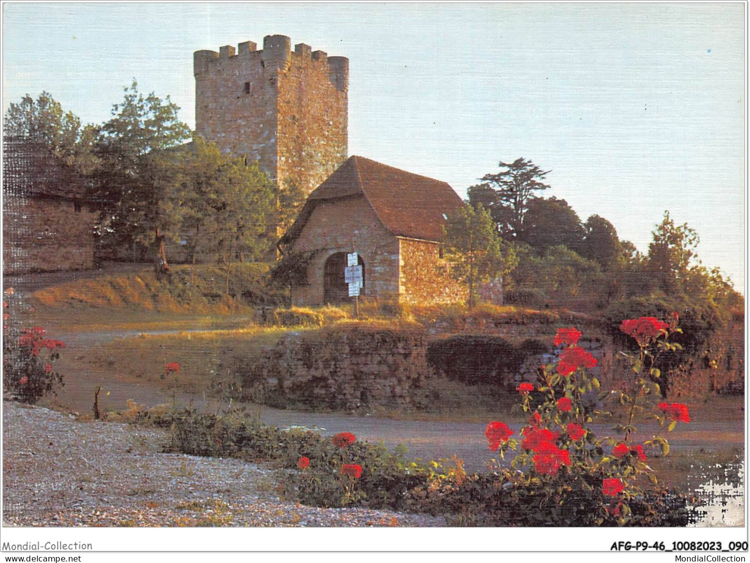 AFGP9-46-0793 - CAPDENAC-LE-HAUT - Uxellodonum - Coucher De Soleil Sur Le Donjon  - Figeac