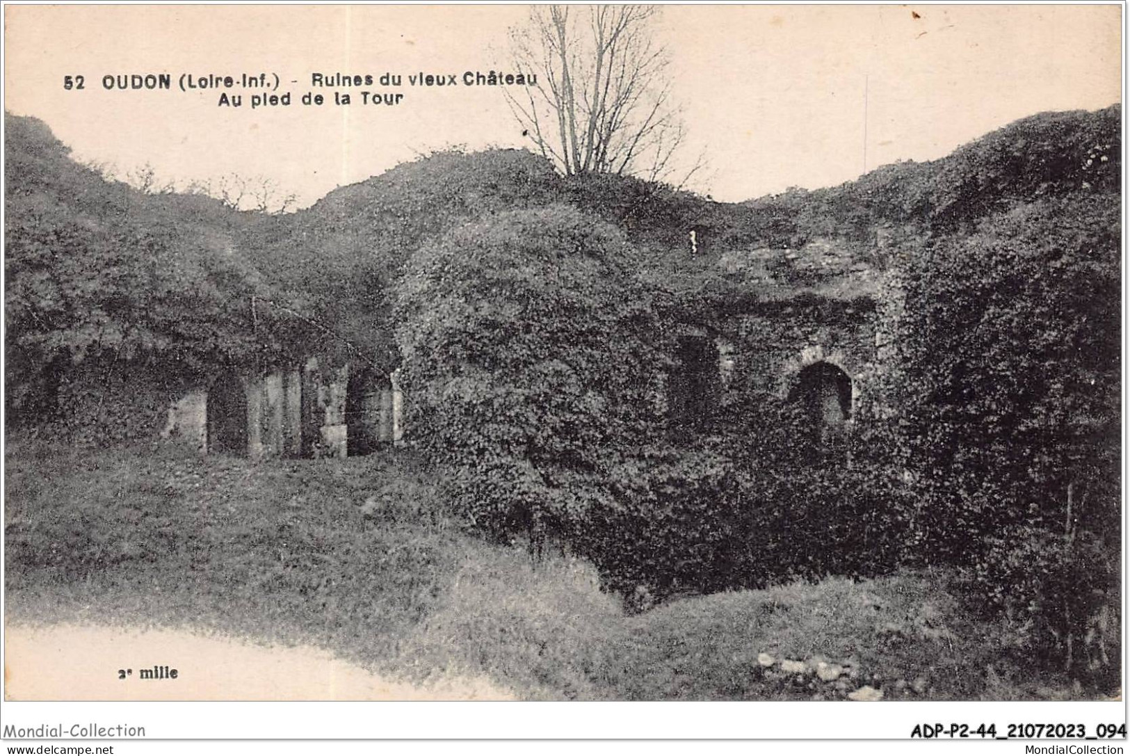 ADPP2-44-0141 - OUDON - Ruines Du Vieux Château - Au Pied De La Tour - Oudon