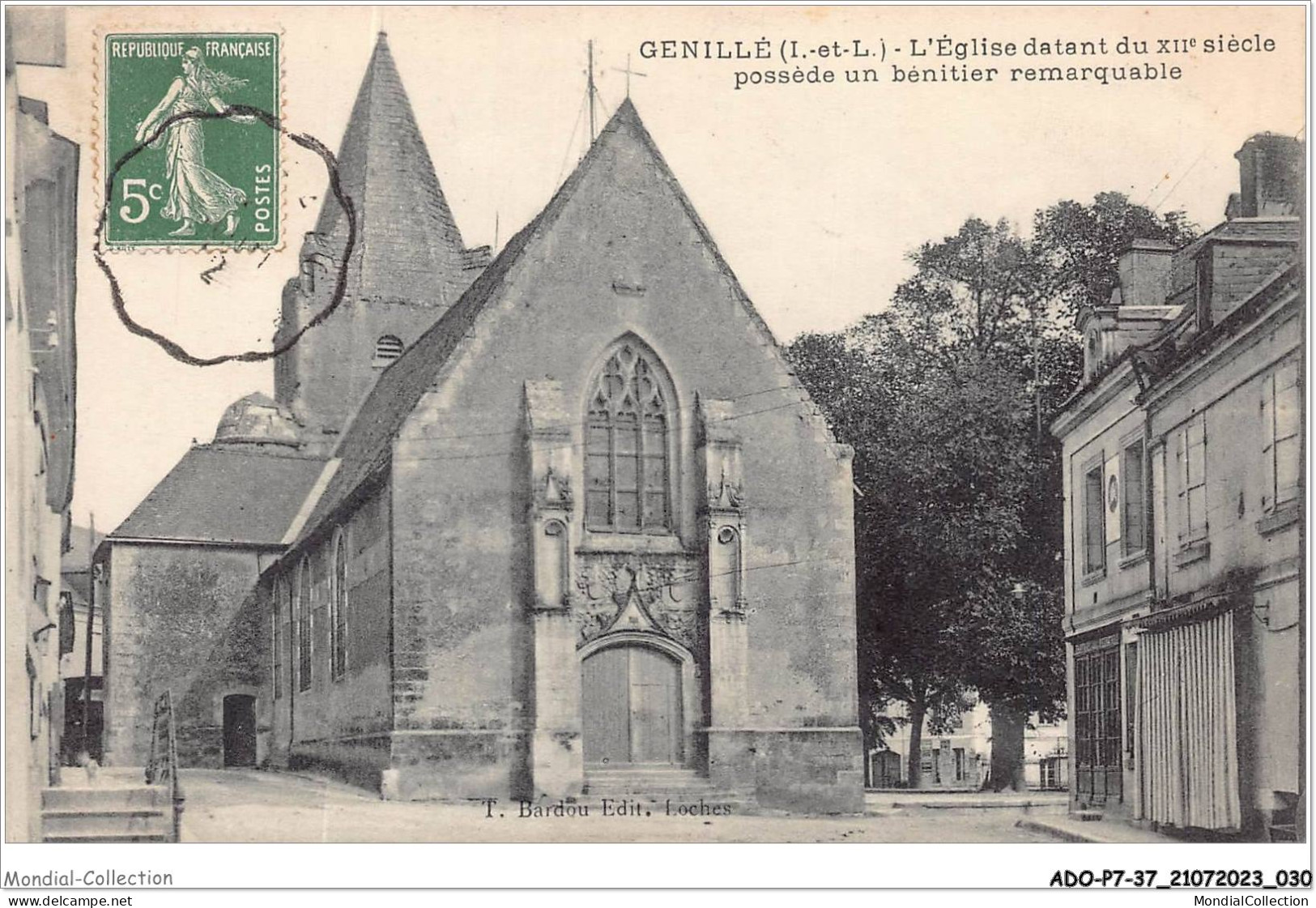 ADOP7-37-0615 - GENILLE - L'église Datant Du XIIe Siècle Possède Un Bénitier Remarquable - Genillé