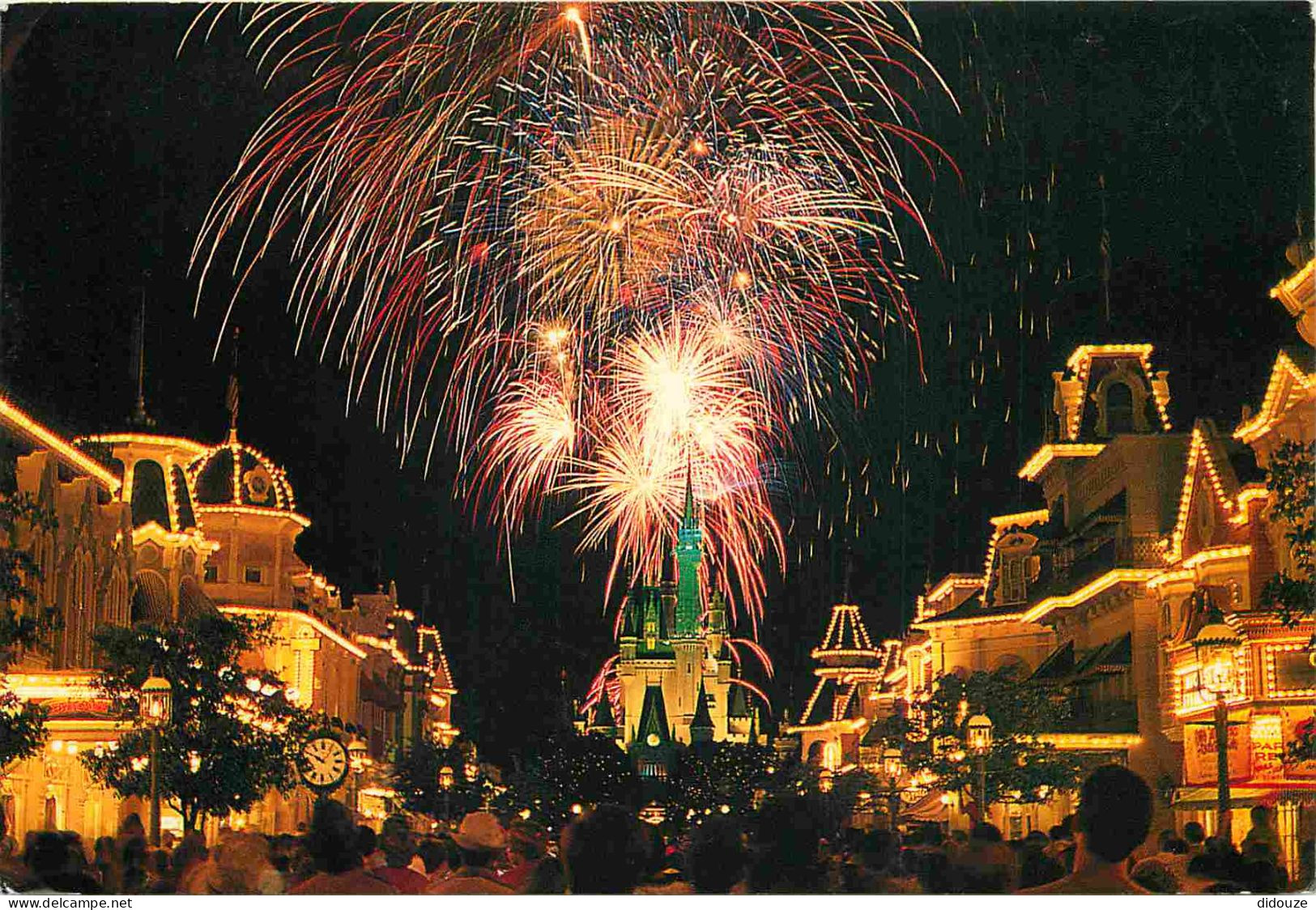 Parc D'Attractions - Walt Disney World - Fantasy In The Sky - Feu D'artifices - CPM - Voir Scans Recto-Verso - Disneyworld