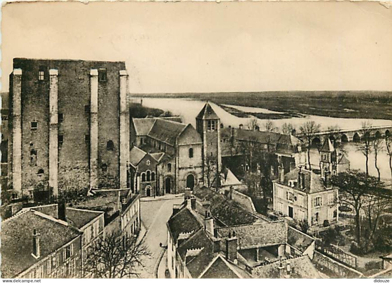 45 - Beaugency - Vue Panoramique - Le Donjon - L'Eglise Notre-Dame - Le Pont Sur La Loire - Mention Photographie Véritab - Beaugency