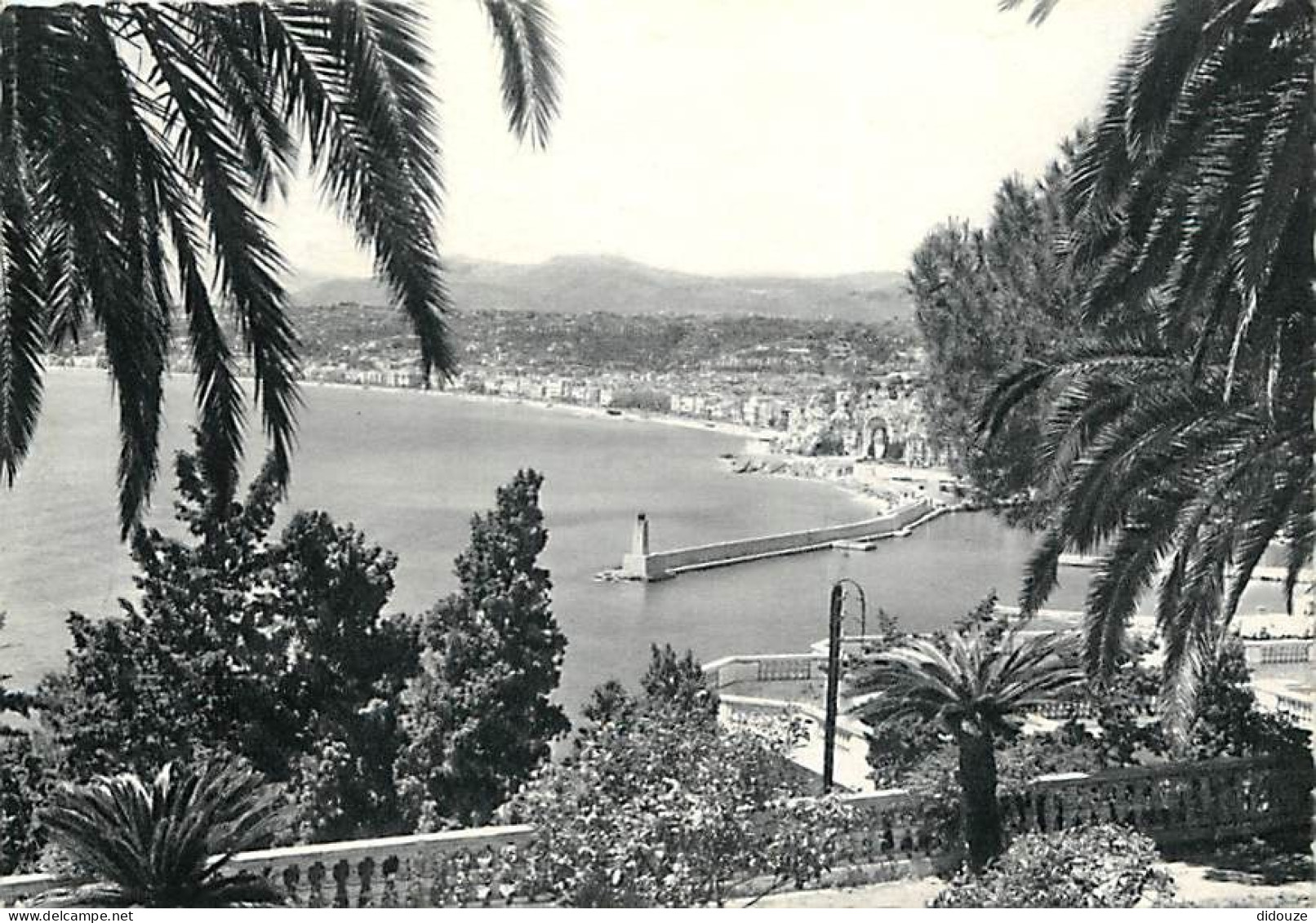 06 - Nice - Vue Générale - Carte Dentelée - CPSM Grand Format - Voir Scans Recto-Verso - Panoramic Views