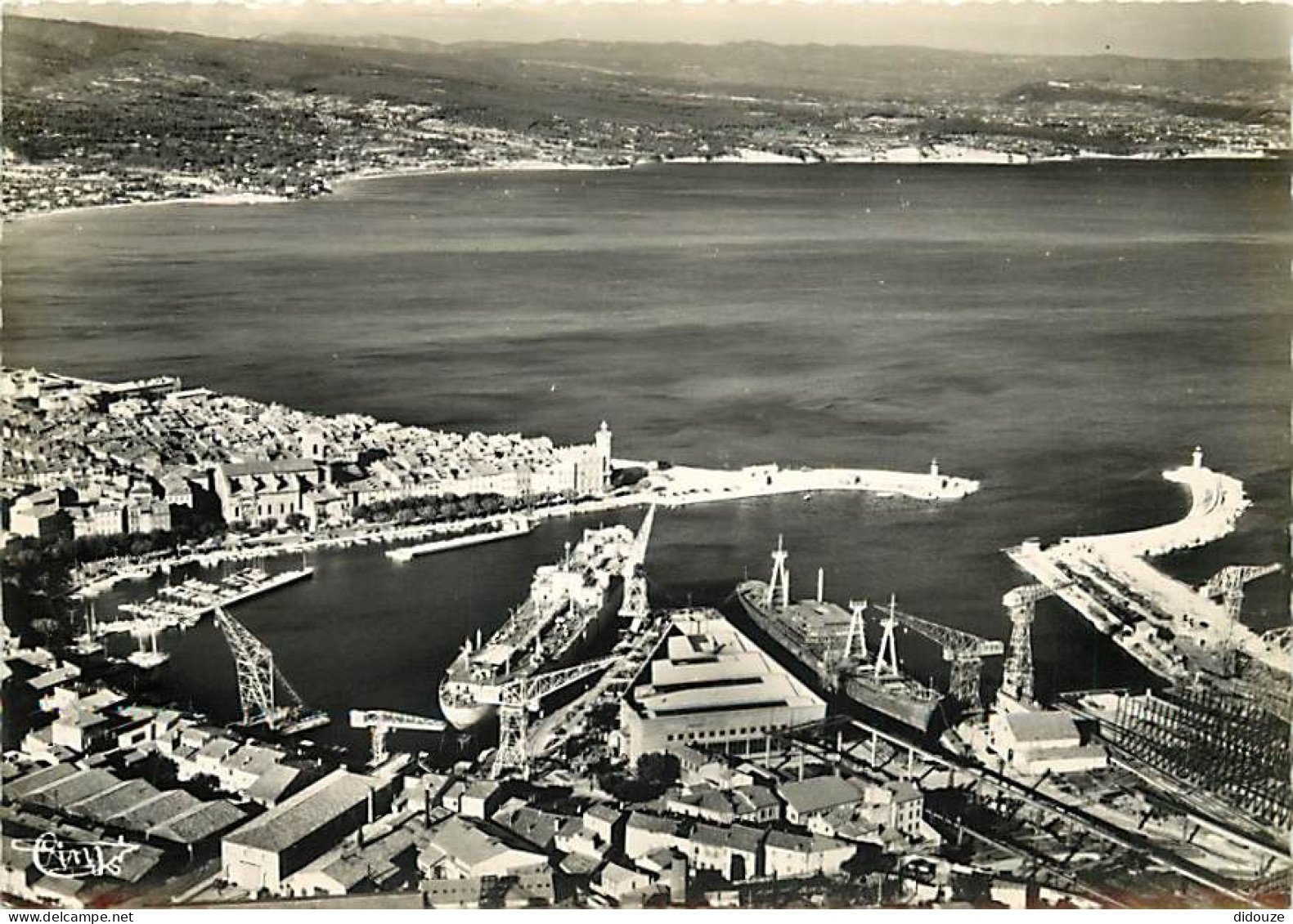 13 - La Ciotat - Vue Panoramique Aérienne Du Port - Mention Photographie Véritable - Bateaux - CPSM Grand Format - Carte - La Ciotat