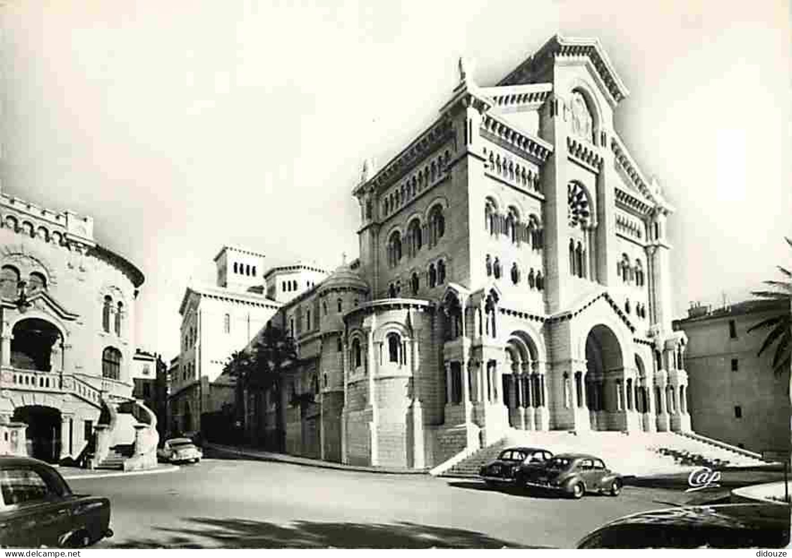 Monaco - La Cathédrale Et Le Palais De Justice - Automobiles - CPM - Voir Scans Recto-Verso - Catedral De San Nicolás