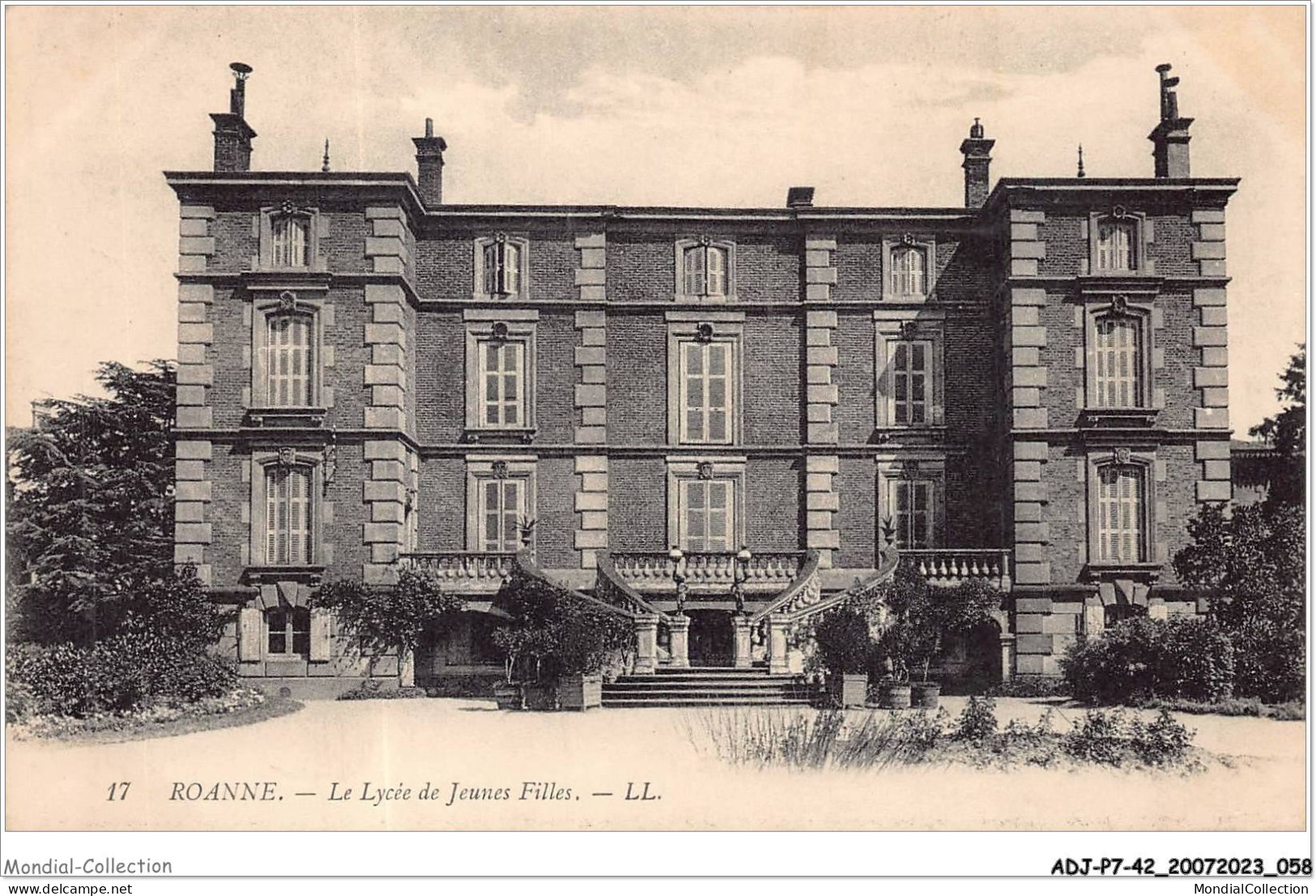 ADJP7-42-0583 - ROANNE - Le Lycée De Jeunes Filles - Roanne