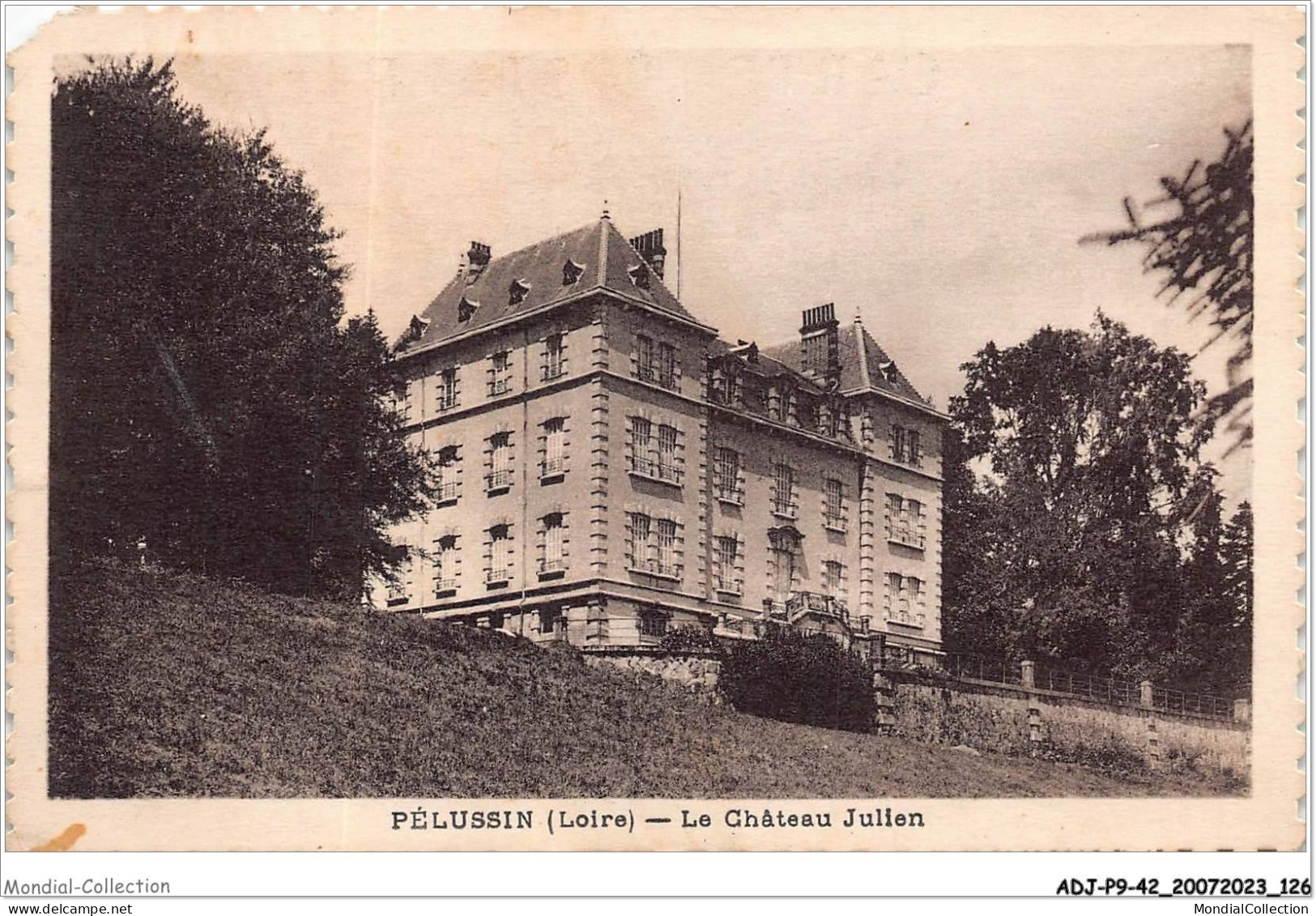 ADJP9-42-0784 - PELUSSIN - Le Chateau Julien - Pelussin