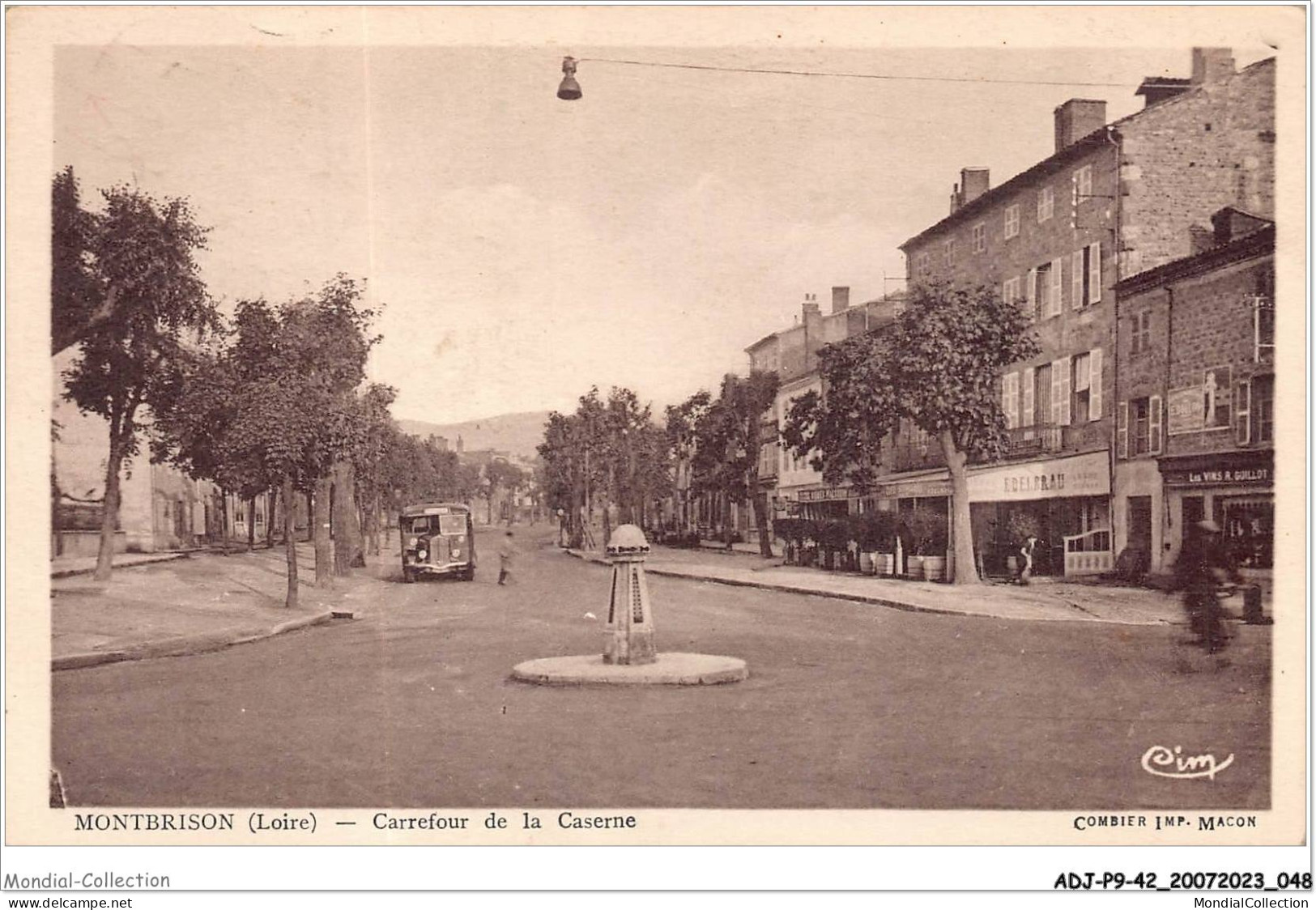 ADJP9-42-0745 - MONTBRISON - Carrefour De La Caserne - Montbrison