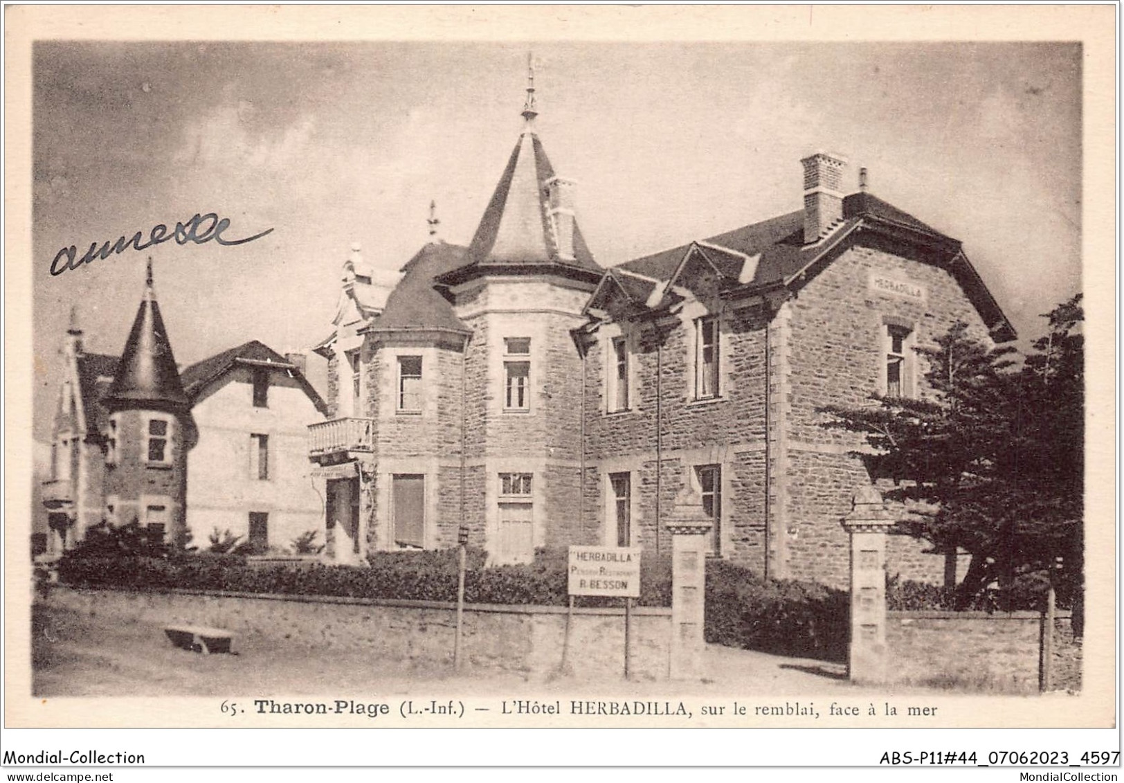 ABSP11-44-1037 - THARON - L'Hotel Herbadilla Sur Le Remblai -Face A La Mer  - Tharon-Plage