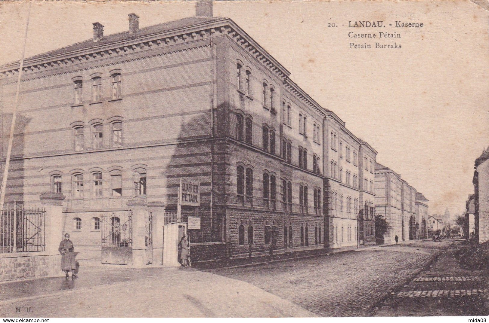 LANDAU . Kaserne . Caserne Pétain - Landau