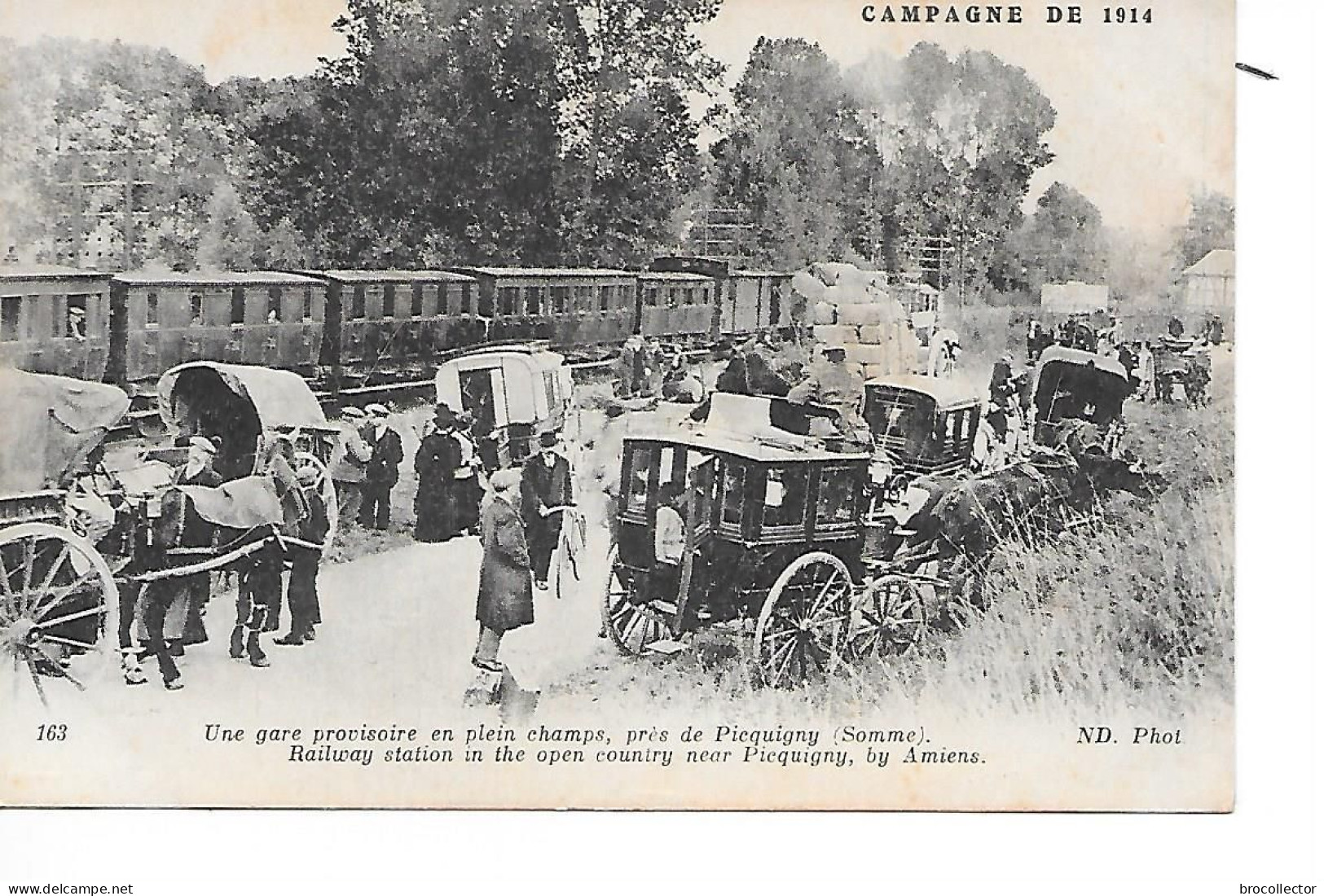 PICQUIGNY ( 80 ) - Une Gare Provisoire En Plein Champs - Gares - Avec Trains