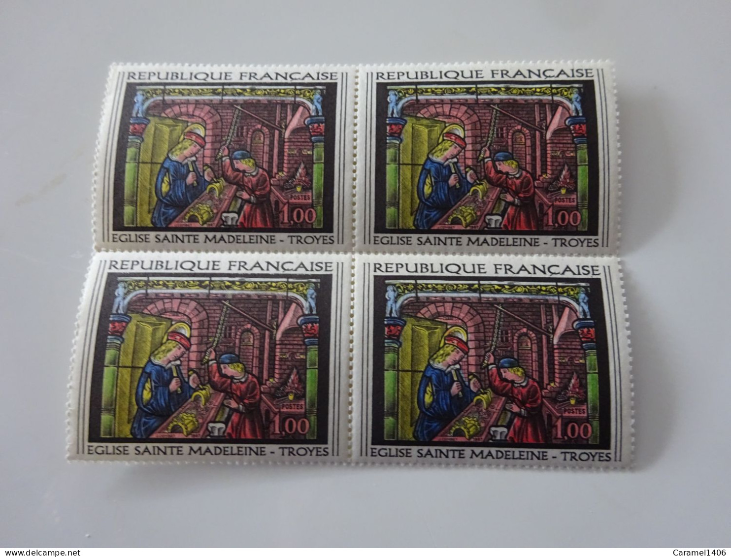 N° 1531 BLOC DE 4  EGLISE STE MADELEINE TROYES  NEUF SANS CHARNIERE  ** - Unused Stamps
