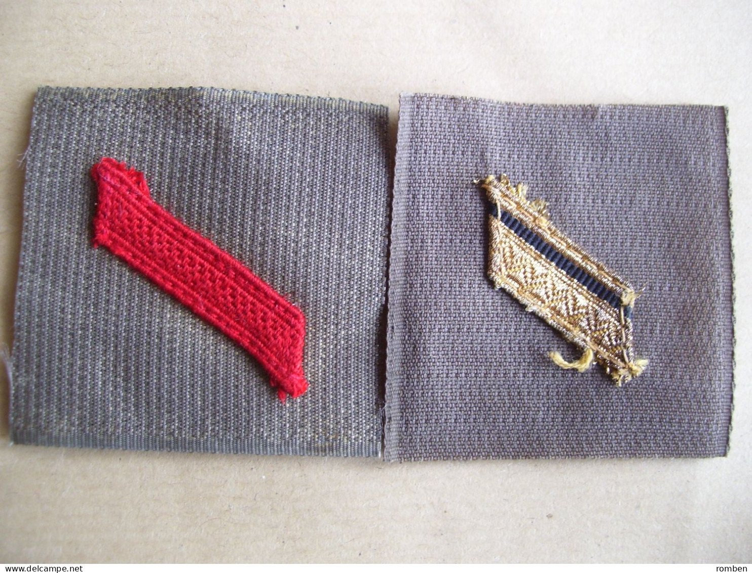 LOT 2 INSIGNES MILITAIRES - ECUSSONS TISSU - - GRADE -     INSIGNE ECUSSON MILITAIRE SCRATCH - - Andere & Zonder Classificatie