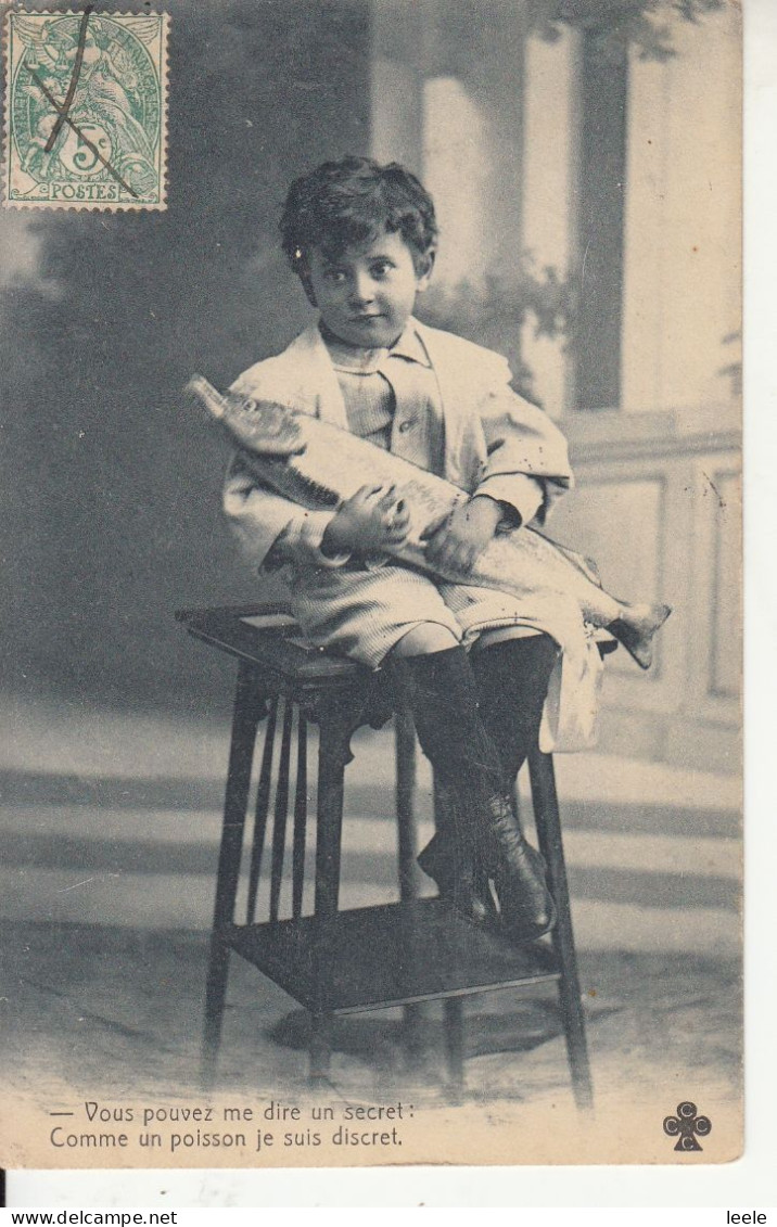 B93. Vintage Greetings Postcard. April Fools Day. Boy On A Stool With A Fish. - April Fool's Day