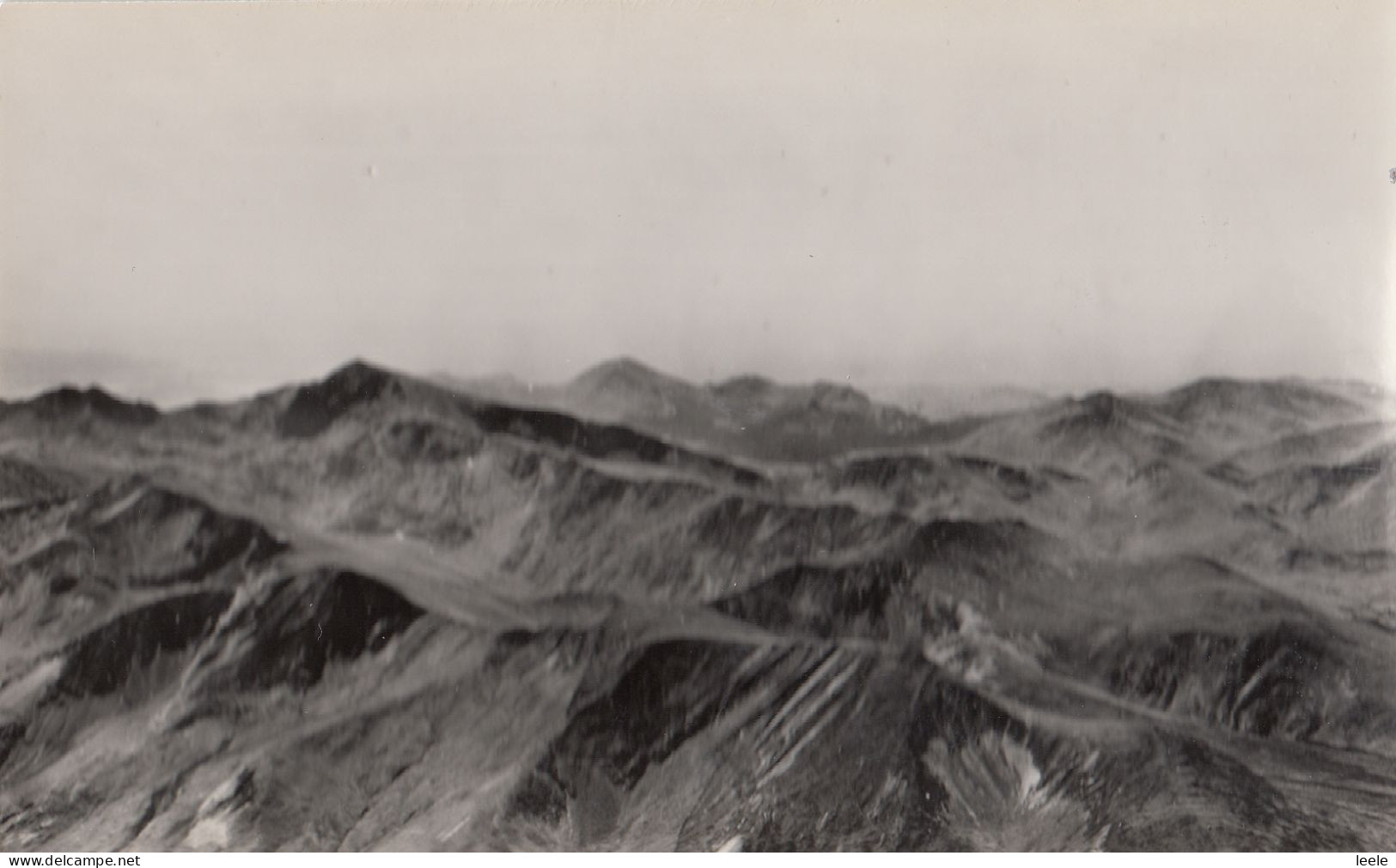 B35. Vintage Postcard. Part Of The Snowdon Range Of Mountains. - Caernarvonshire