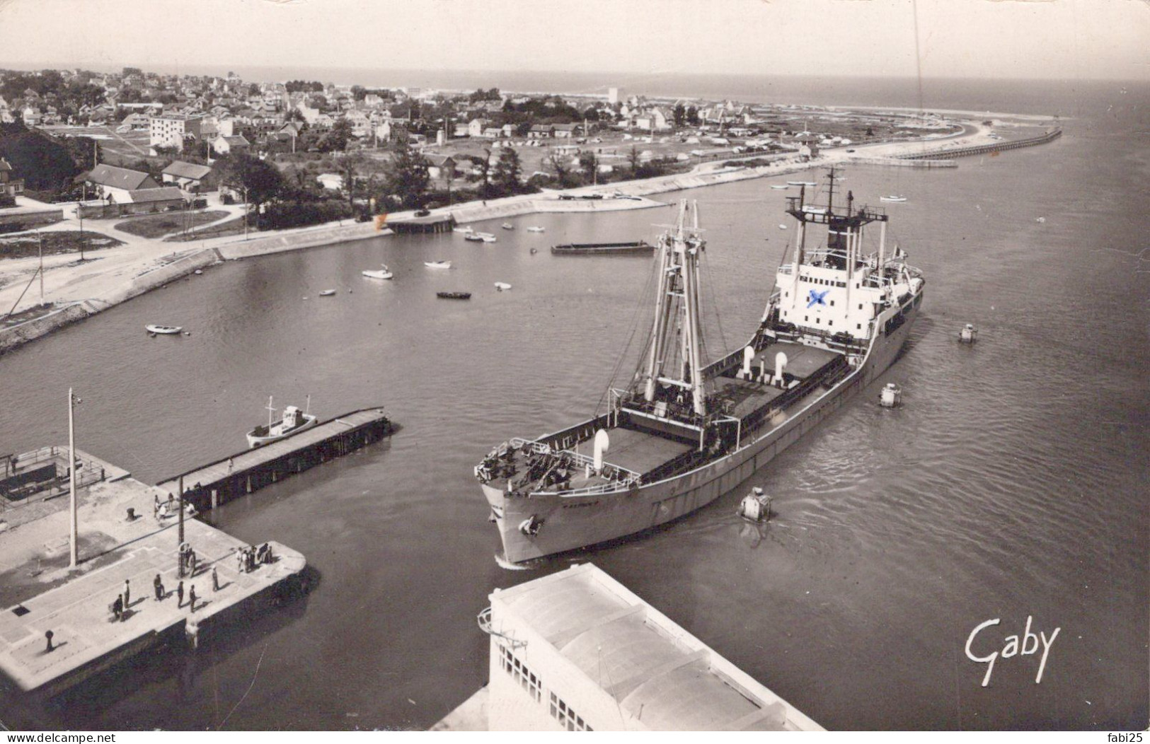 OUISTREHAM RIVA BELLA L ASTREE ENTRANT AU PORT - Ouistreham