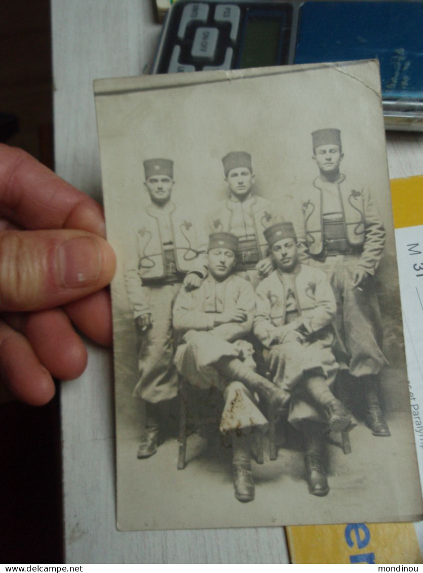 Cpa Groupe De Soldats Armée D'Afrique Chez Le Photographe - Uniforms