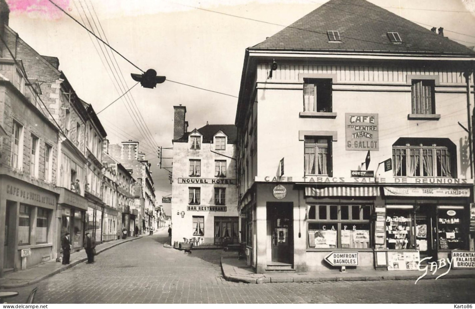 La Ferté Macé * Rue De La Victoire * Café Tabac Du Centre G. GALLOT * Nouvel Hôtel * Café De L'Hôtel De Ville - La Ferte Mace