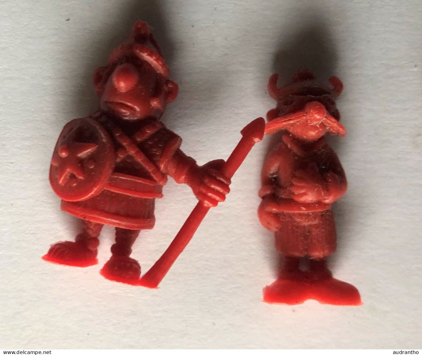 à choisir 3 mini figurines en plastique vintage ASTERIX Dargaud