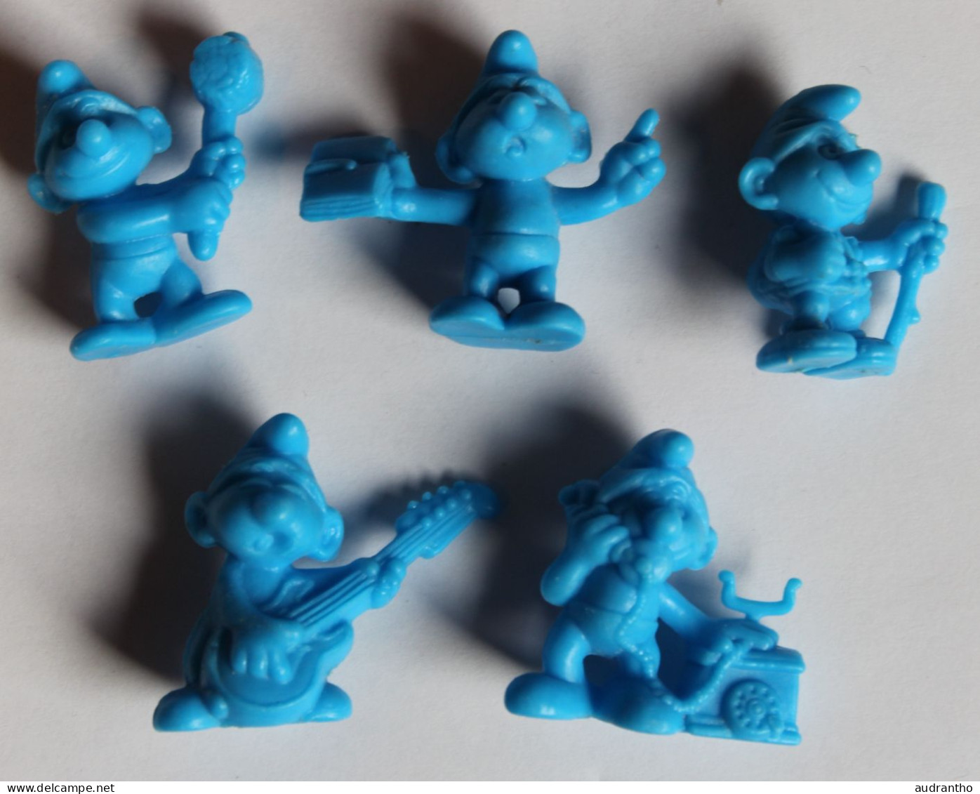 à Choisir 4 Mini Figurines En Plastique Vintage Les Schtroumpfs The Smurfs Lessive OMO - Figurine In Plastica