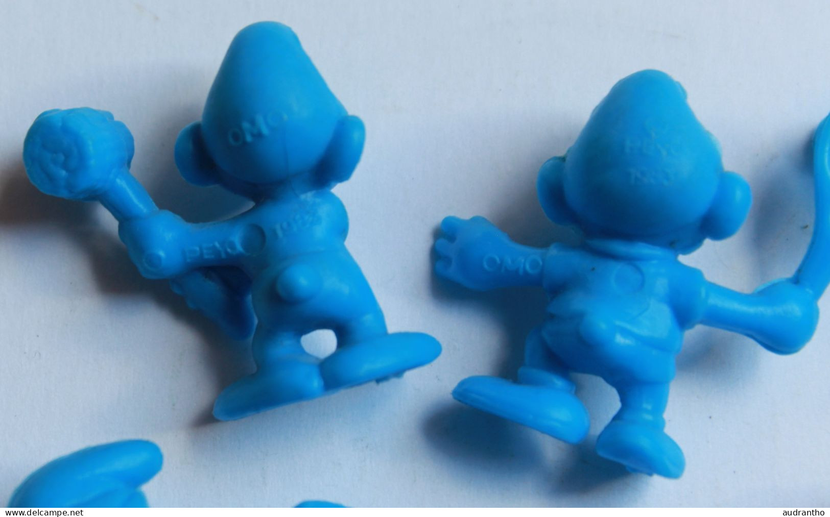 à choisir 4 mini figurines en plastique vintage Les Schtroumpfs The Smurfs lessive OMO