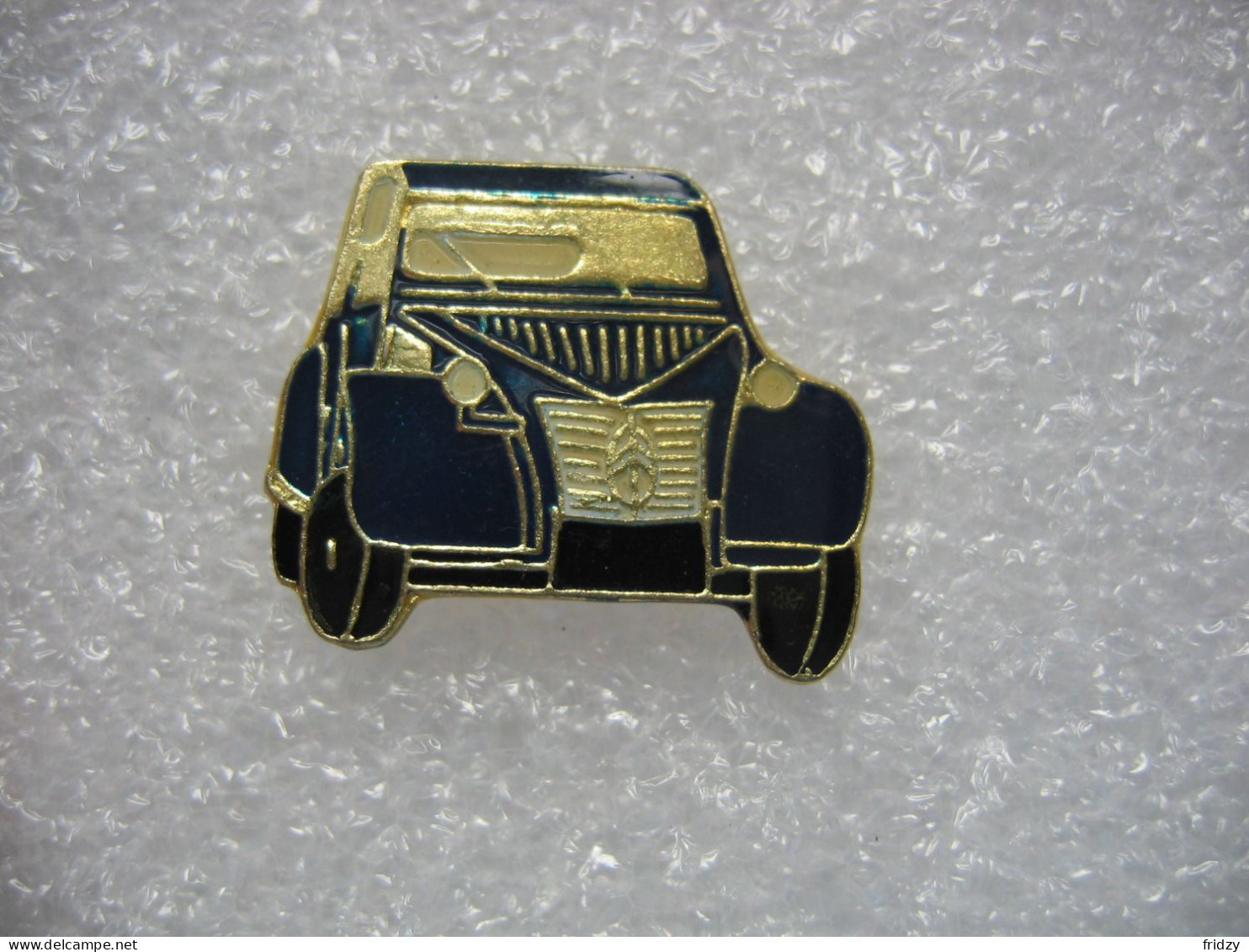 Pin's D'une 2CV De Couleur Bleue Foncée - Citroën