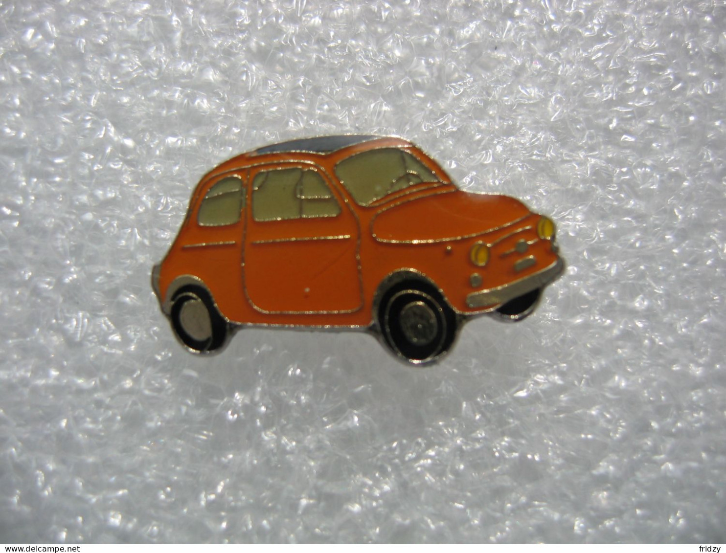 Pin's D'une Ancienne Fiat 500 De Couleur Orange - Fiat