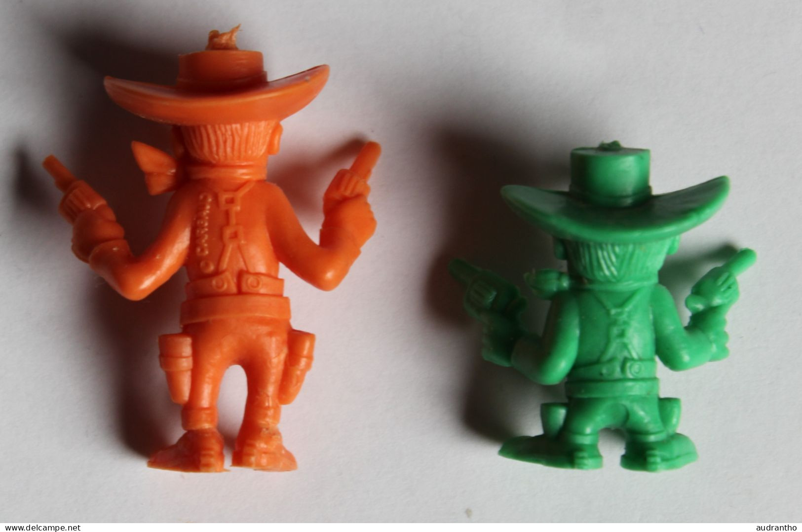 à choisir 3 mini figurines en plastique vintage Lucky Luke Les Daltons Dargaud La Roche Aux fées