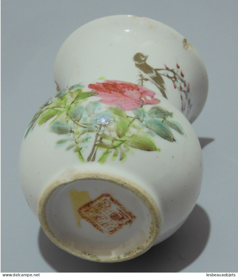 -JOLI ANCIEN VASE ou POT à PINCEAUX PORCELAINE CHINE CALLIGRAPHIES COLLECTION    E