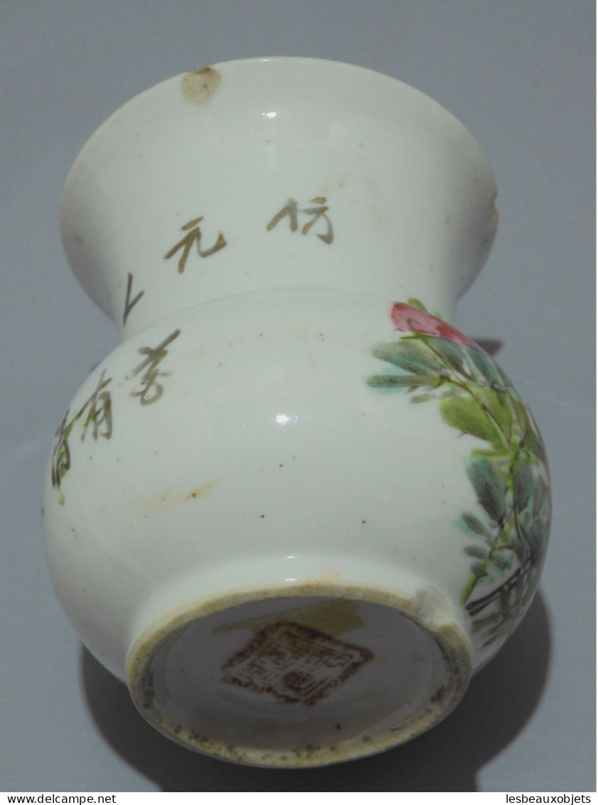 -JOLI ANCIEN VASE ou POT à PINCEAUX PORCELAINE CHINE CALLIGRAPHIES COLLECTION    E