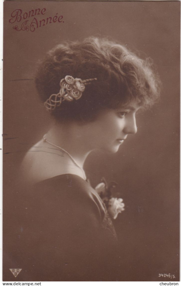 FEMMES. CARTE FANTAISIE. CPA. JEUNE FEMME .PORTRAIT DE PROFIL. COIFFURE..BONNE  ANNEE 1916 + TEXTE - Donne