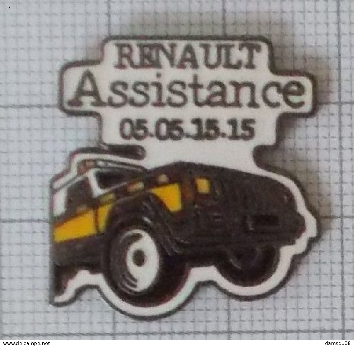 Pin's Renault Assistance Jeep Cherokee - Renault