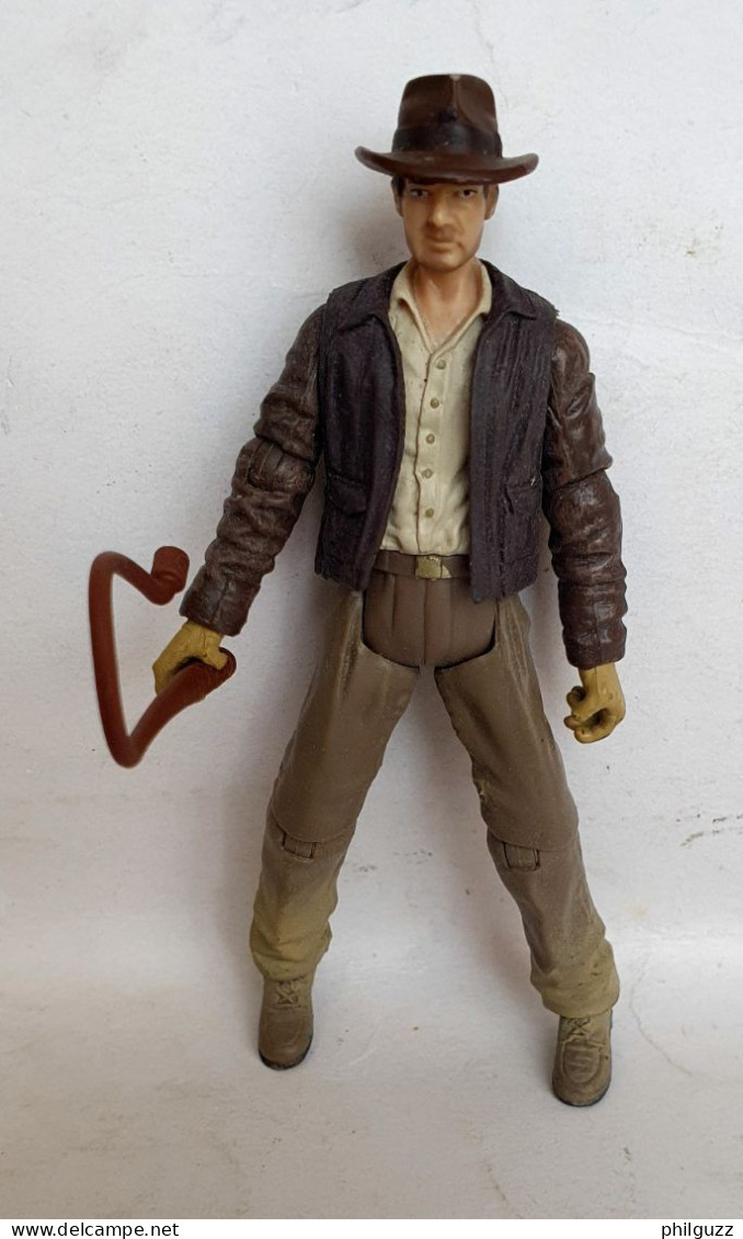 FIGURINE INDIANA JONES - RAIDERS OF THE LOST ARK - HASBRO 2008 - INDY AVEC FOUET (2) - Autres & Non Classés