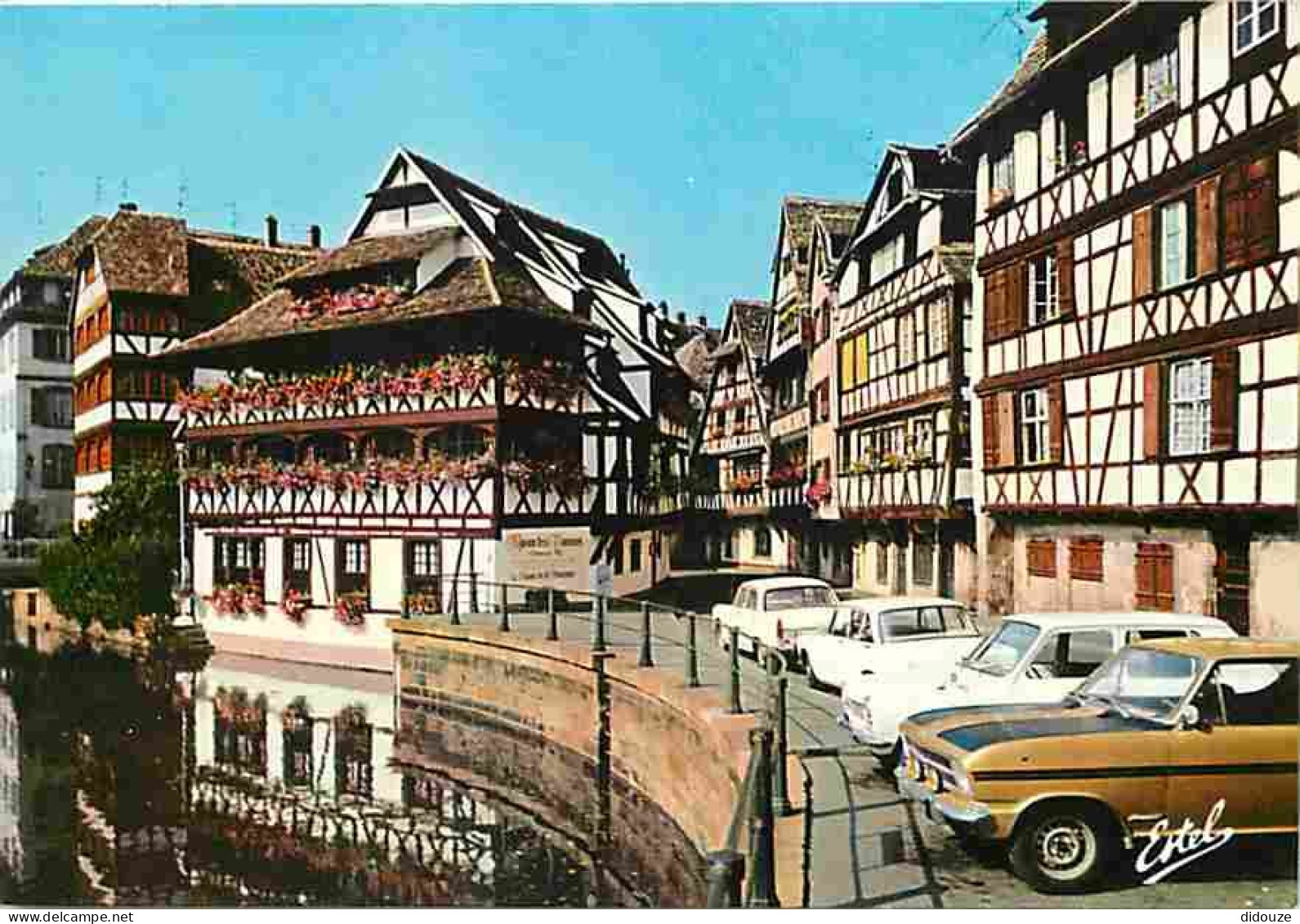 Automobiles - Strasbourg - Dans La Petite France Restaurant De La Maison Des Tanneurs - Carte Neuve - CPM - Voir Scans R - Passenger Cars