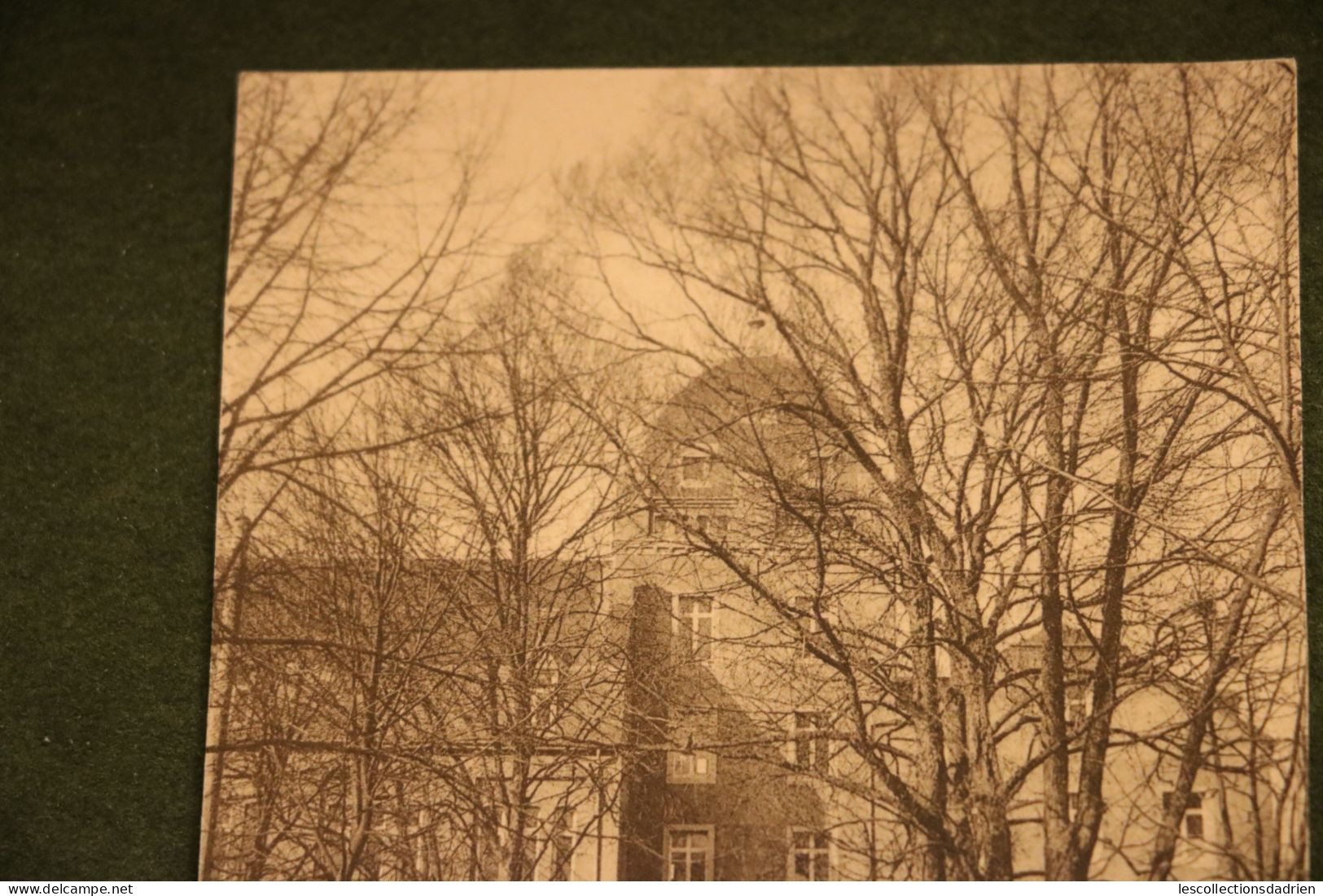 Carte Postale Virton école Pierrard Cour D'honneur - Virton