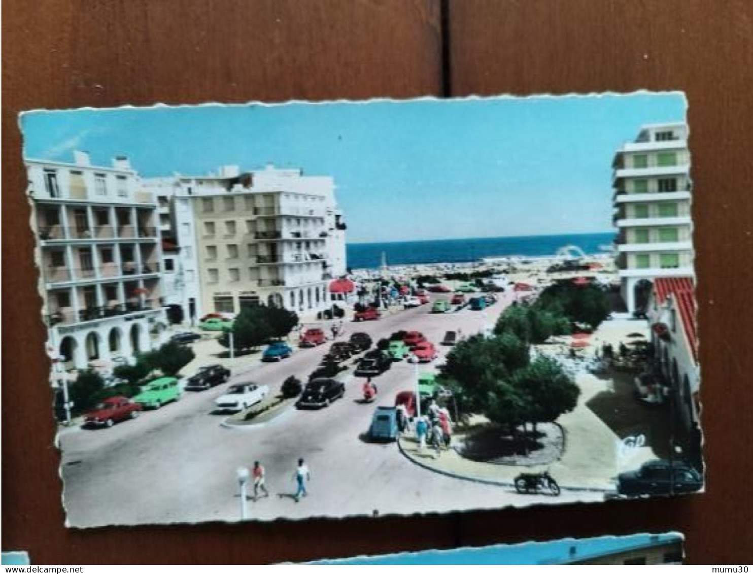 Lot 22 Cartes De Canet Plage Toutes Avec Voitures Automobile 2CV Renault 16 Peugeot Opel  Petit Train Etc - Canet Plage