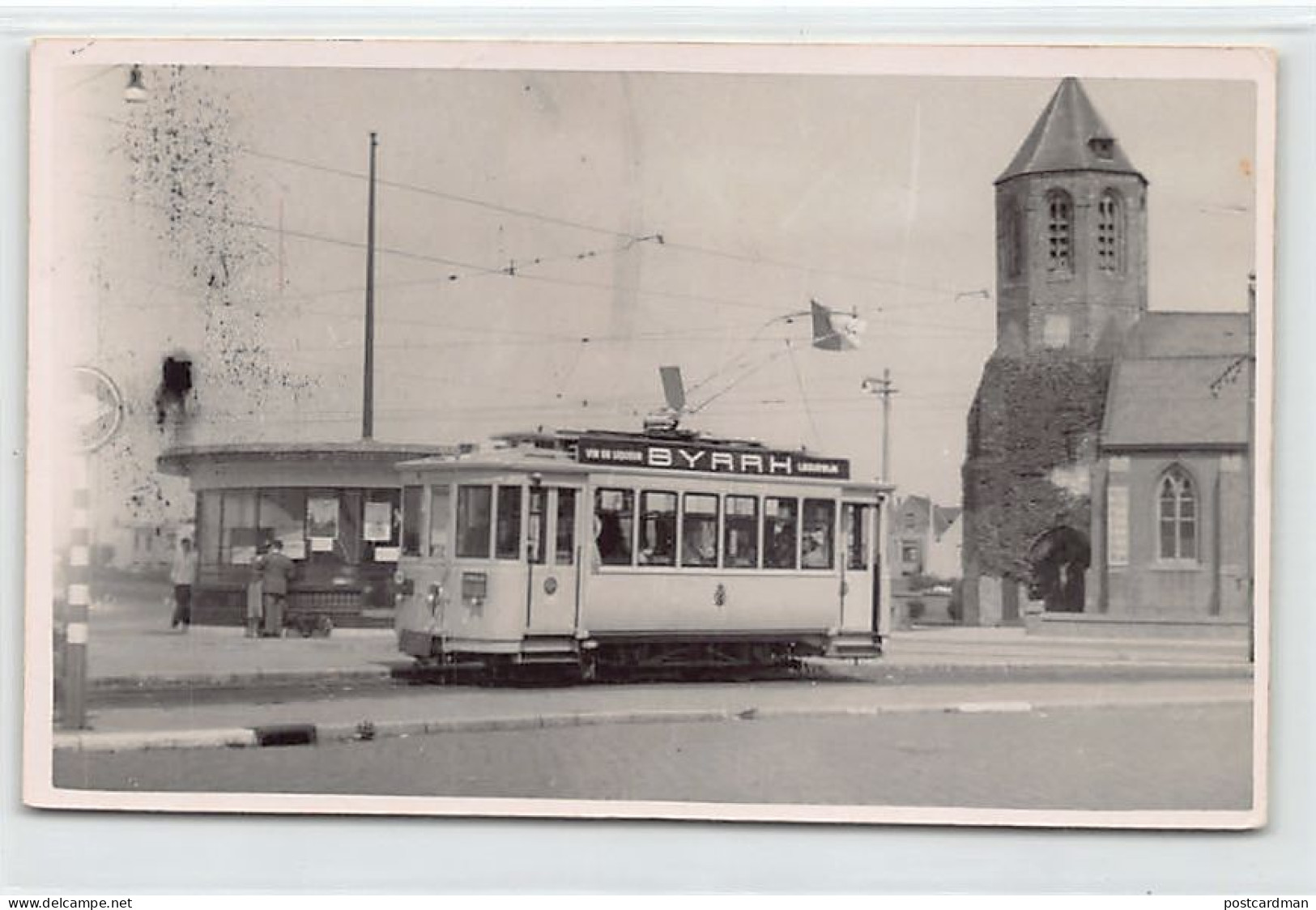 België - KNOKKE (W. Vl.) De Tram Passeert Voor De Sint-Margarethakerk - Jaar 1949 - Lijn Knokke W. Kappelle Sluis - FOTO - Knokke