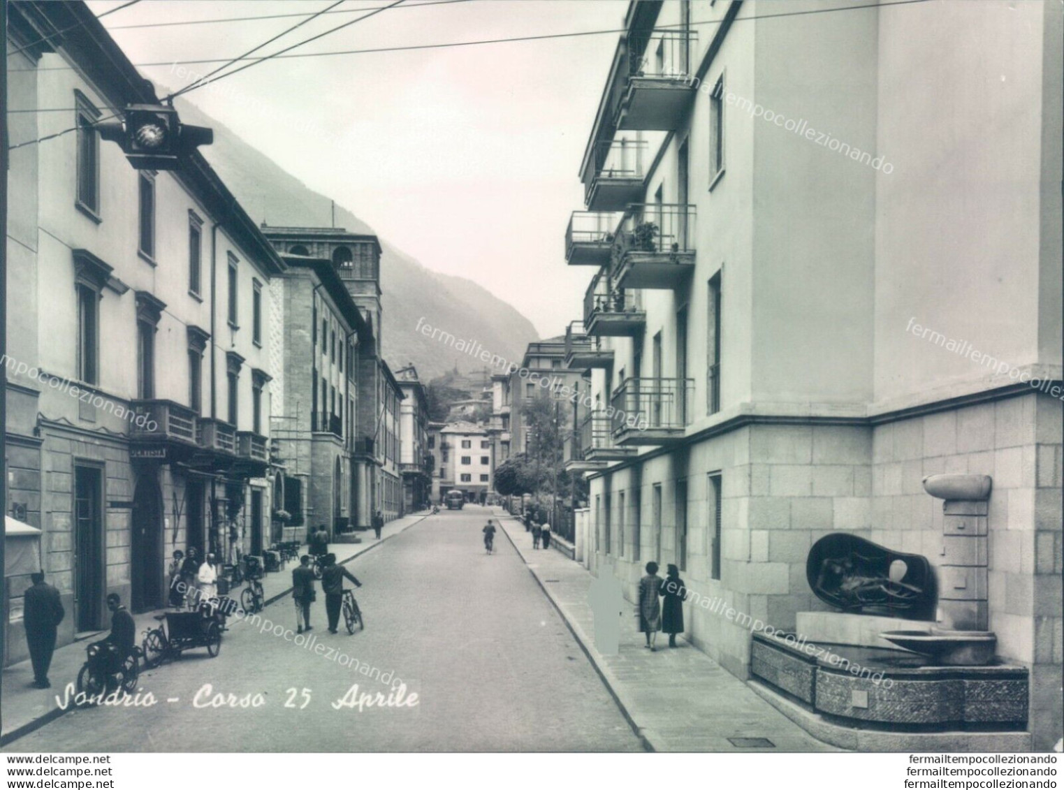 D141 - Cartolina Sondrio Citta' - Corso 25 Aprile - Sondrio