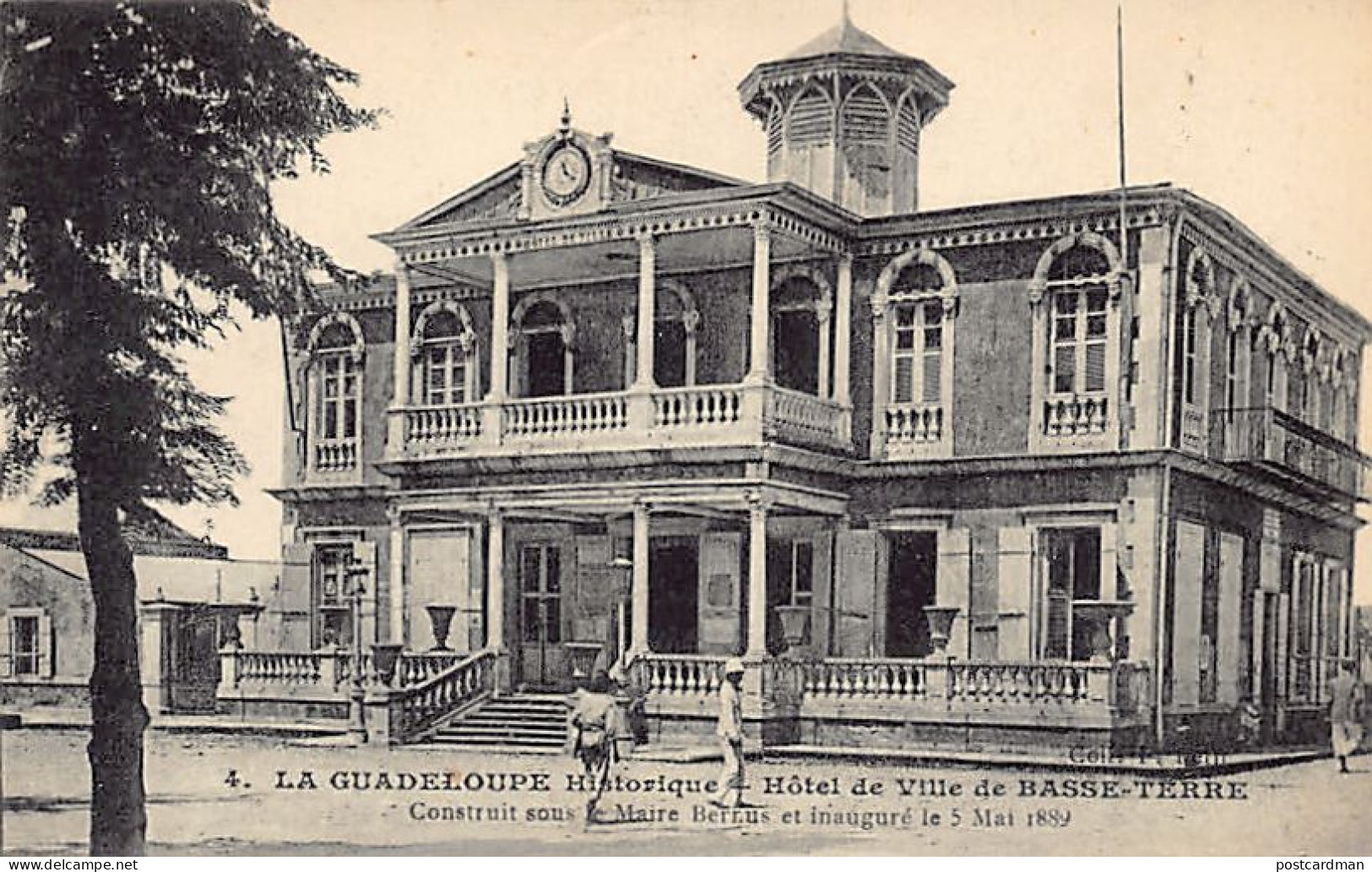 La Guadeloupe Historique - BASSE TERRE - L'Hôtel De Ville - Ed. F. Petit 4 - Basse Terre